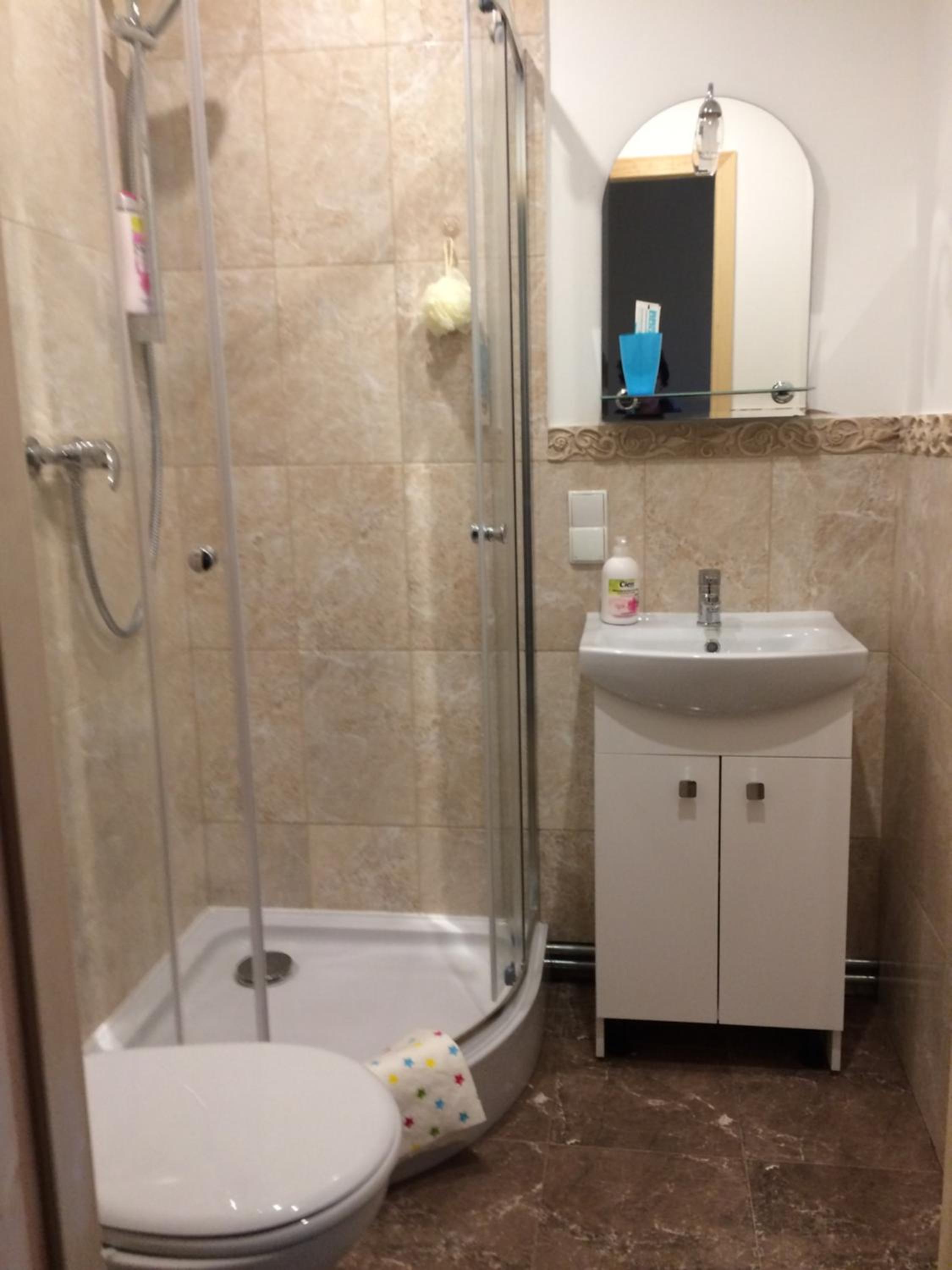 Twin Room with Bathroom - Photo 18