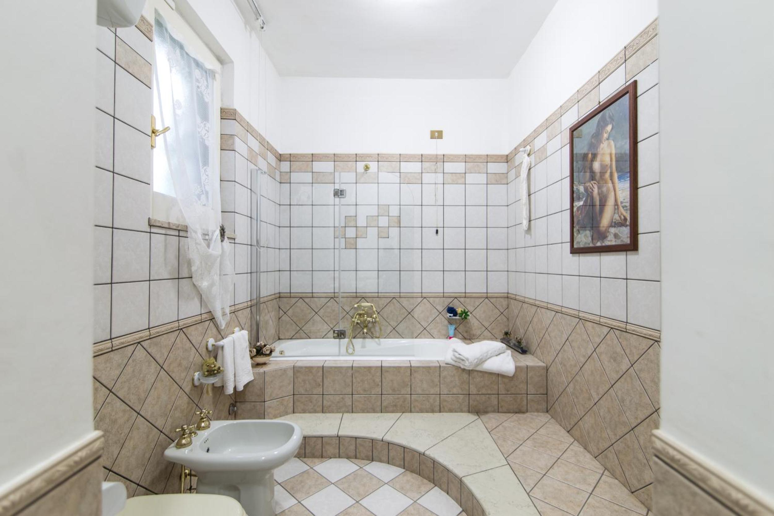 One-Bedroom Apartment - Photo 35