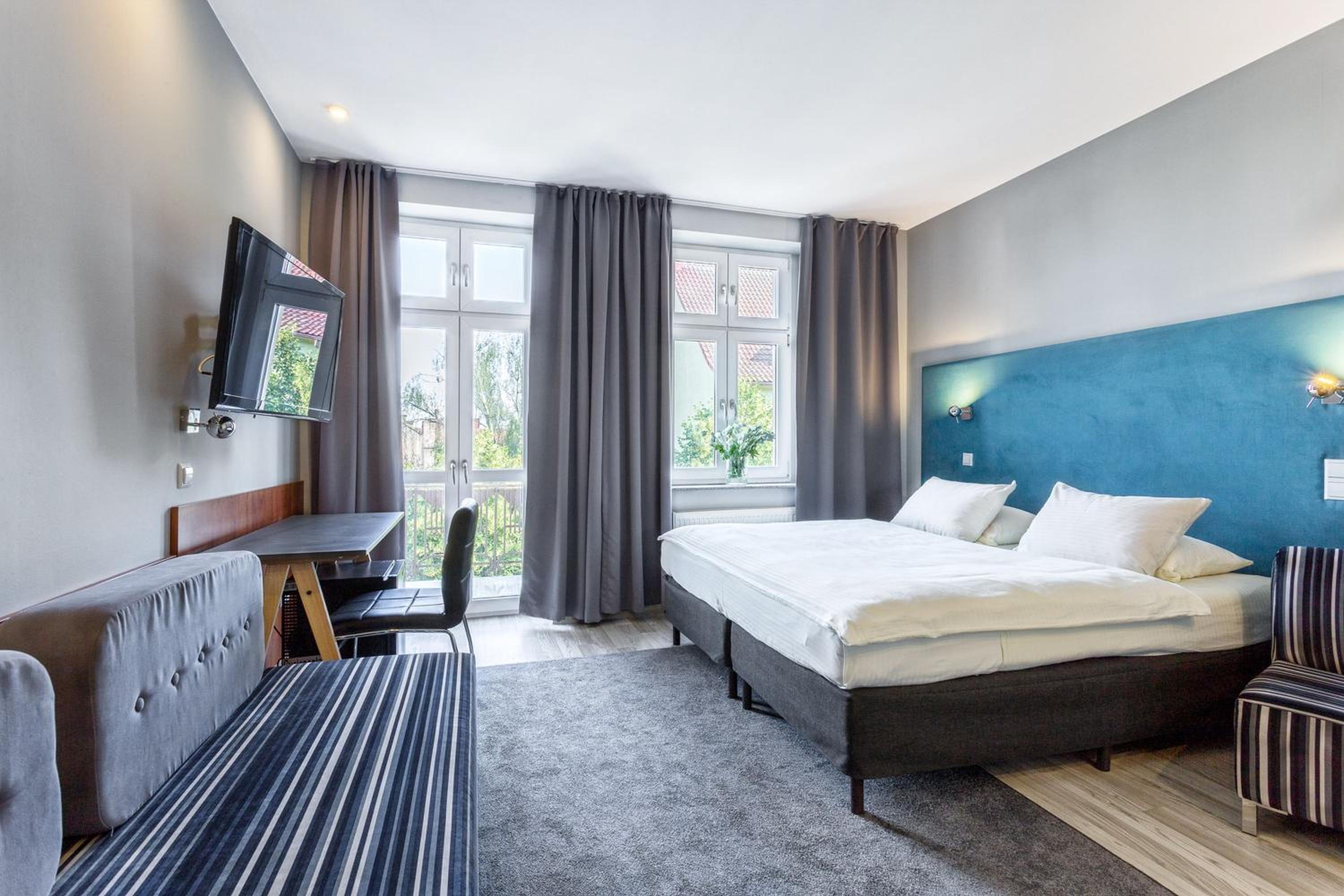 Deluxe Double or Twin Room - Photo 8