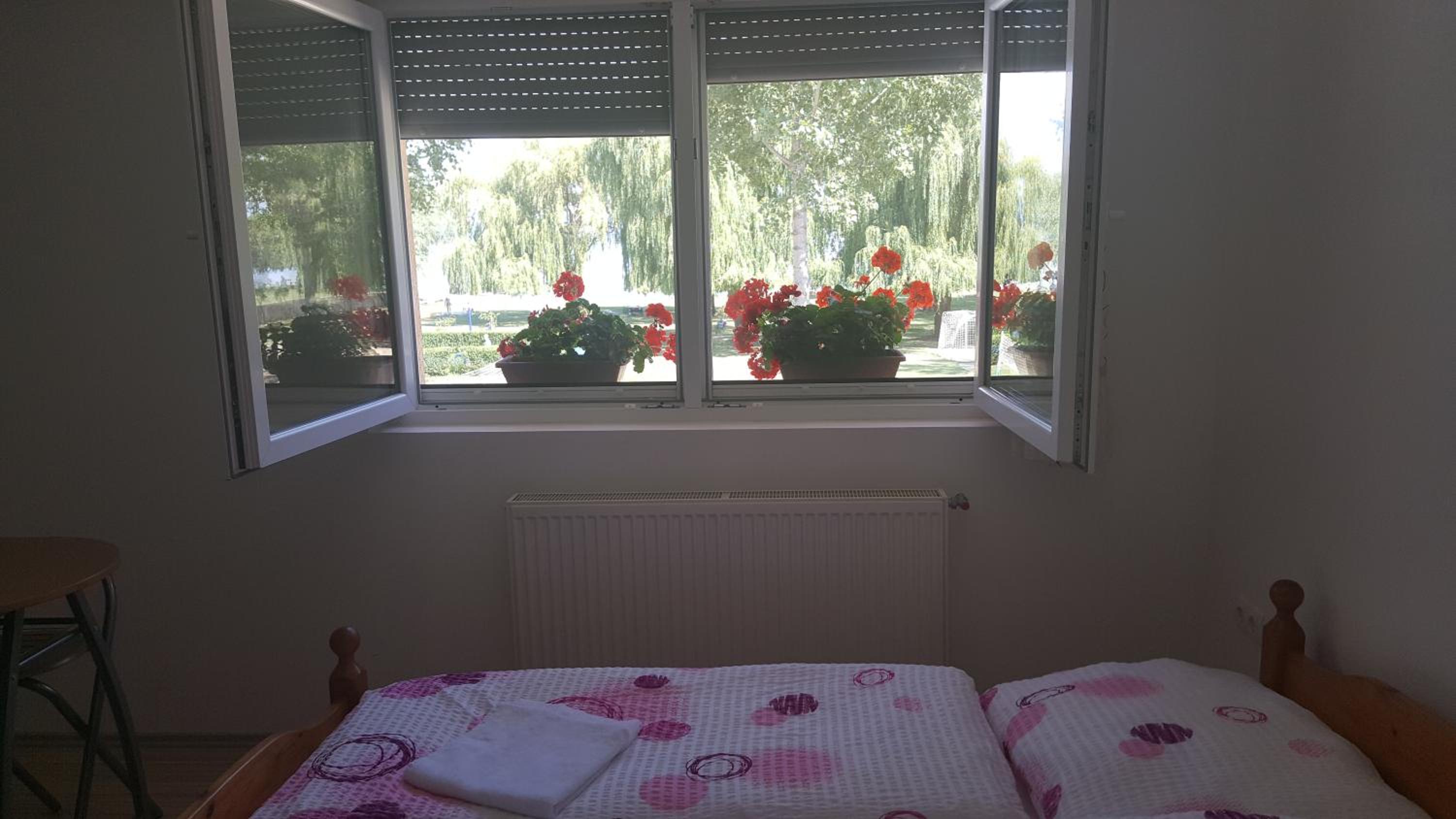 Triple Room with Bathroom - Photo 1