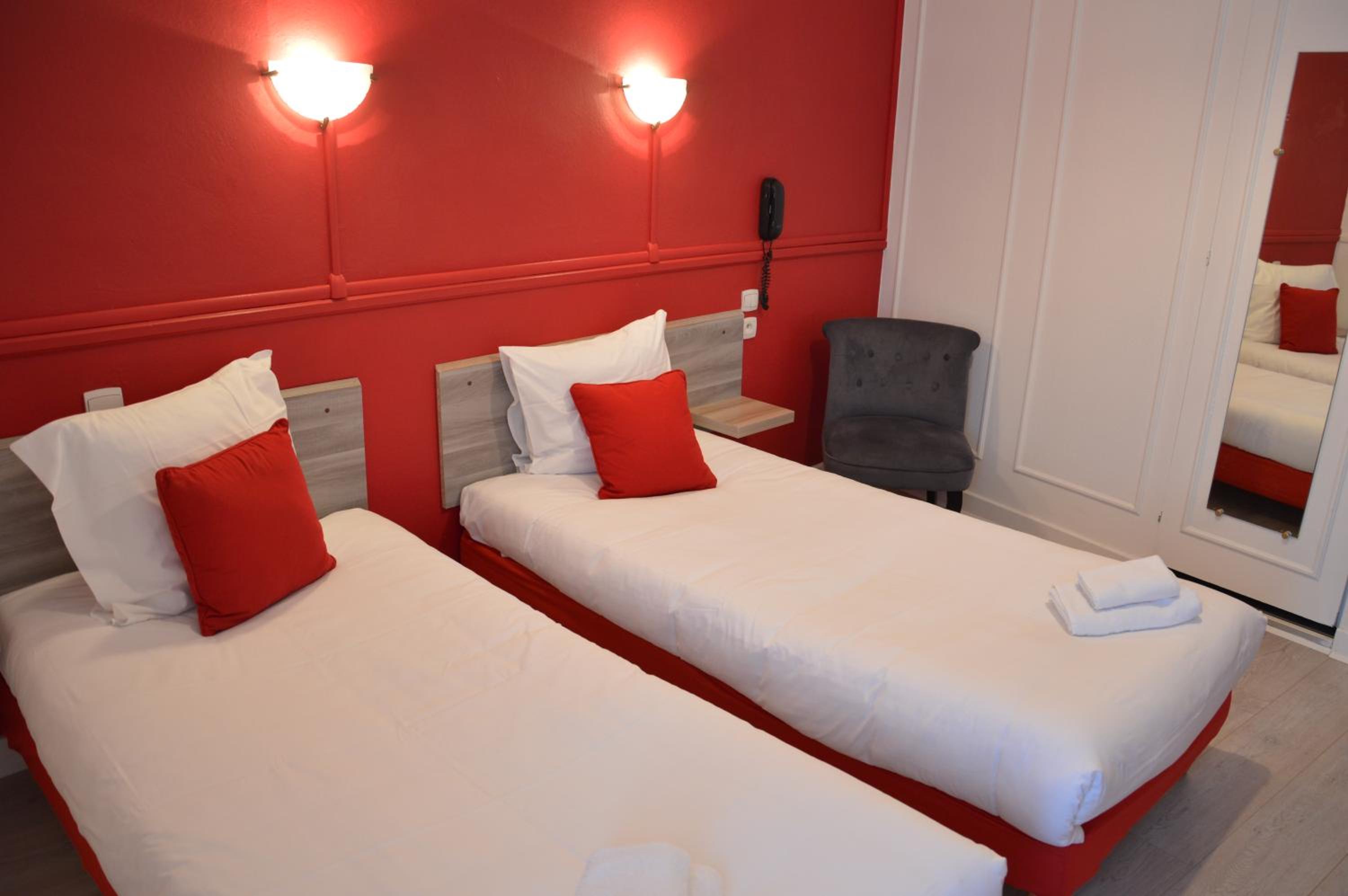 Standard Twin Room photo 3