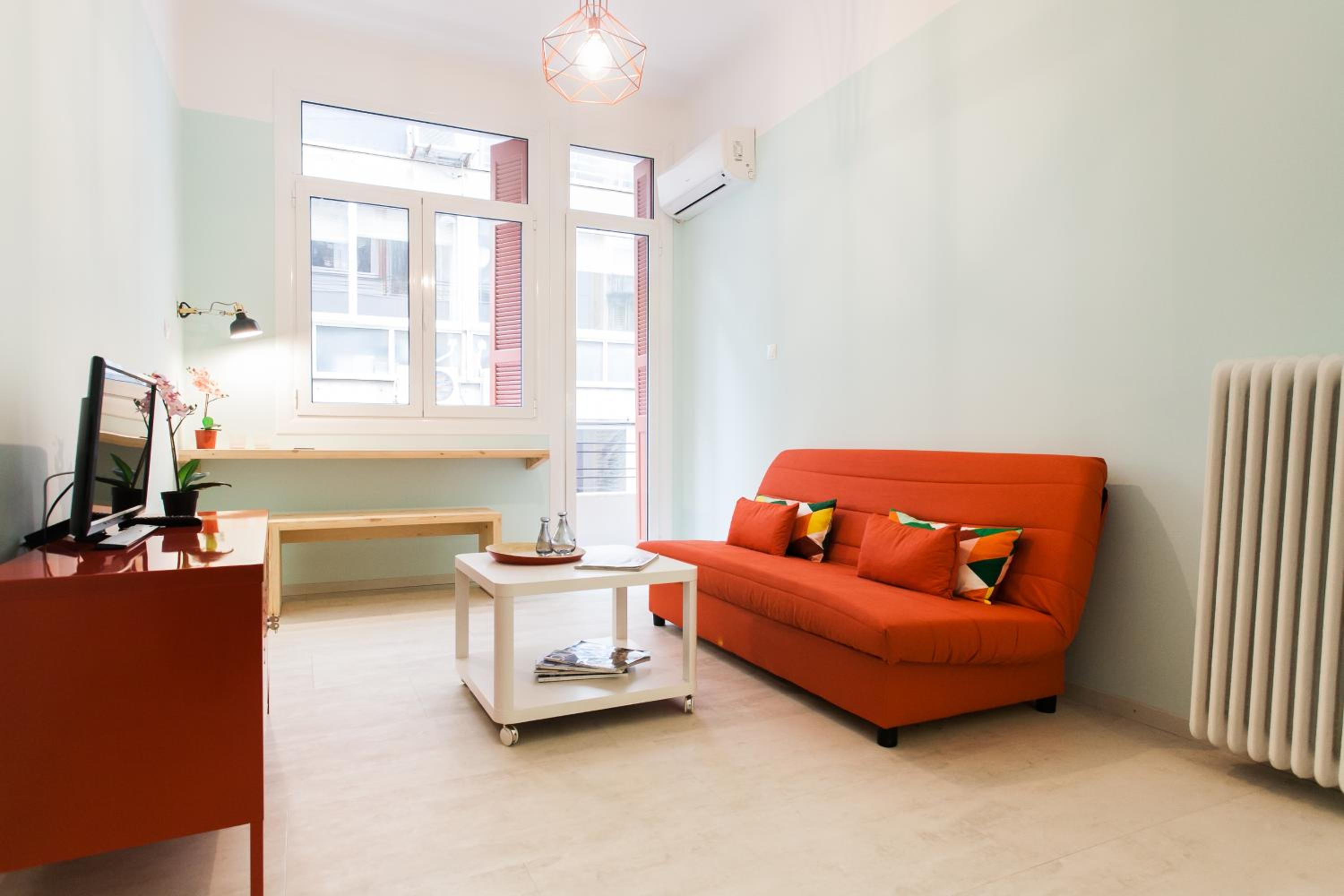 Playful Apartment in Great location in Athens  photo 1