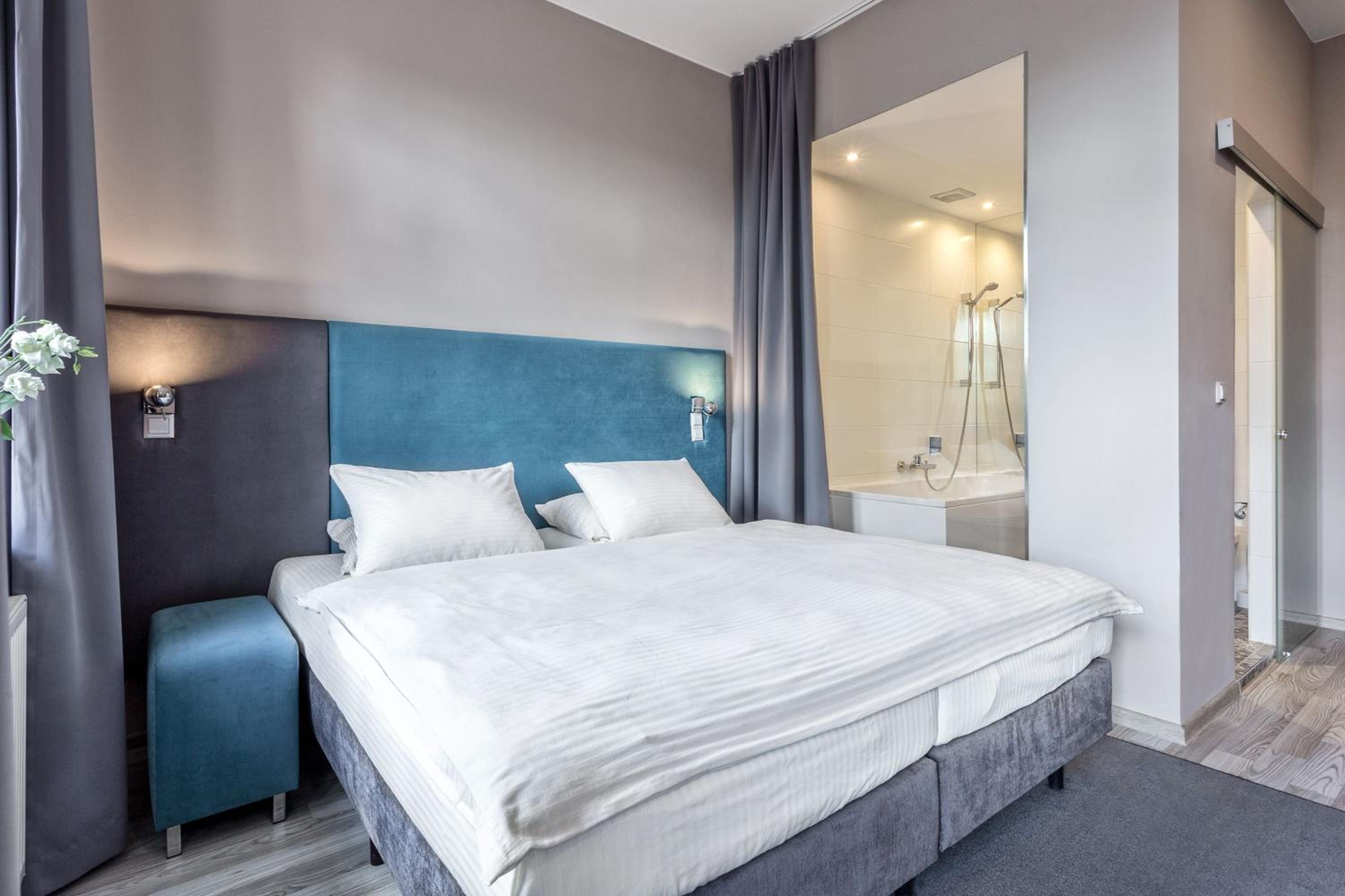 Double Room with Whirlpool - Photo 5