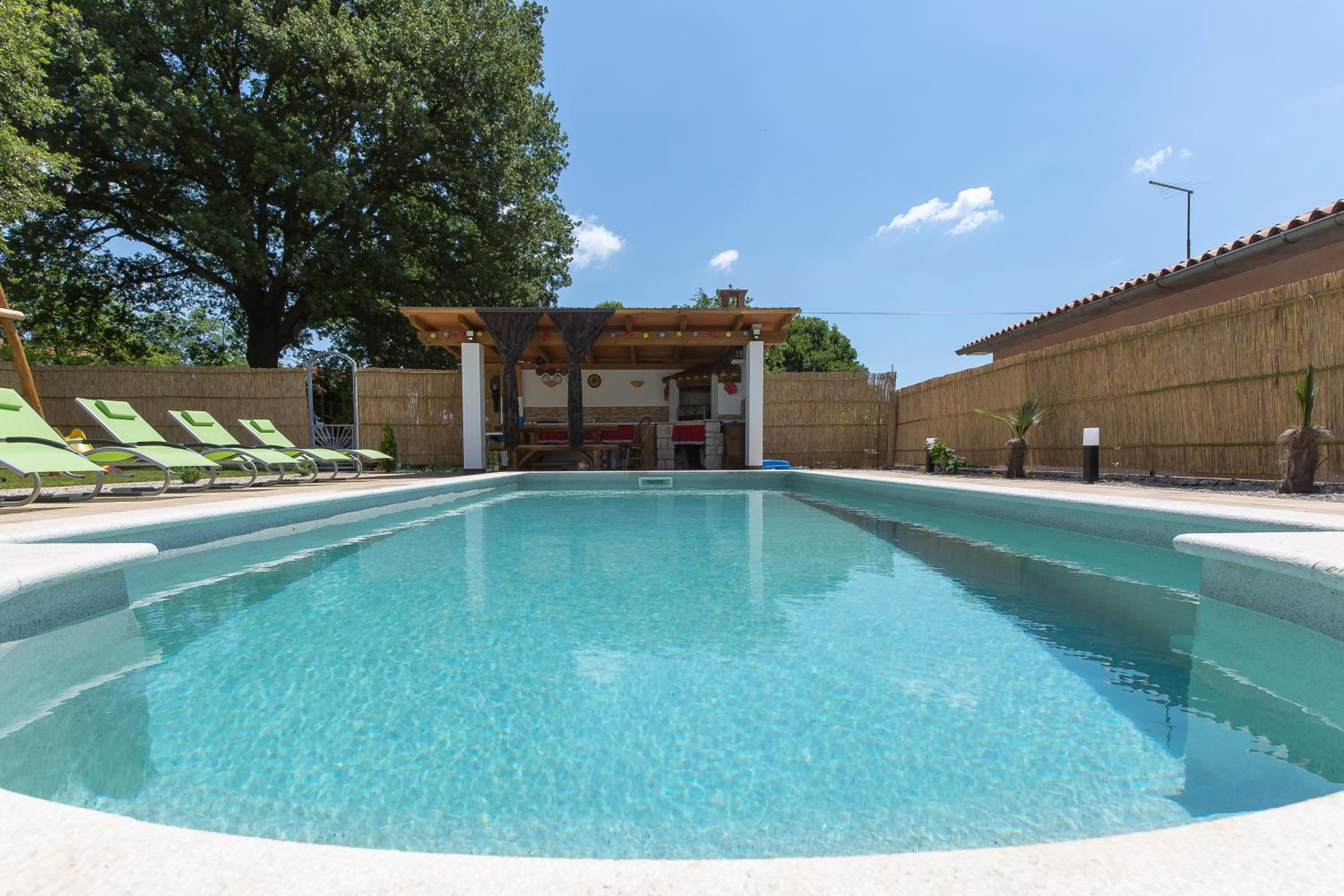 Villa photo 2