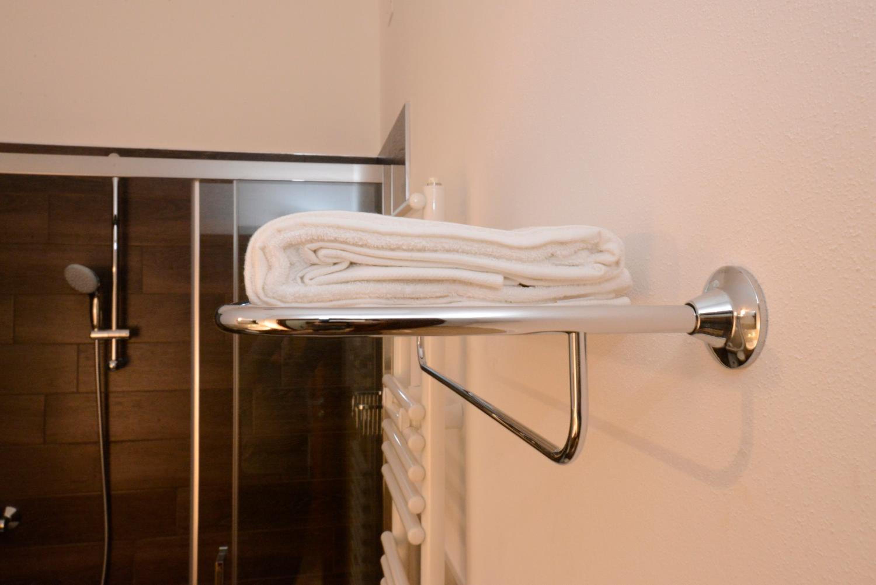 Deluxe Double Room with Shower photo 2