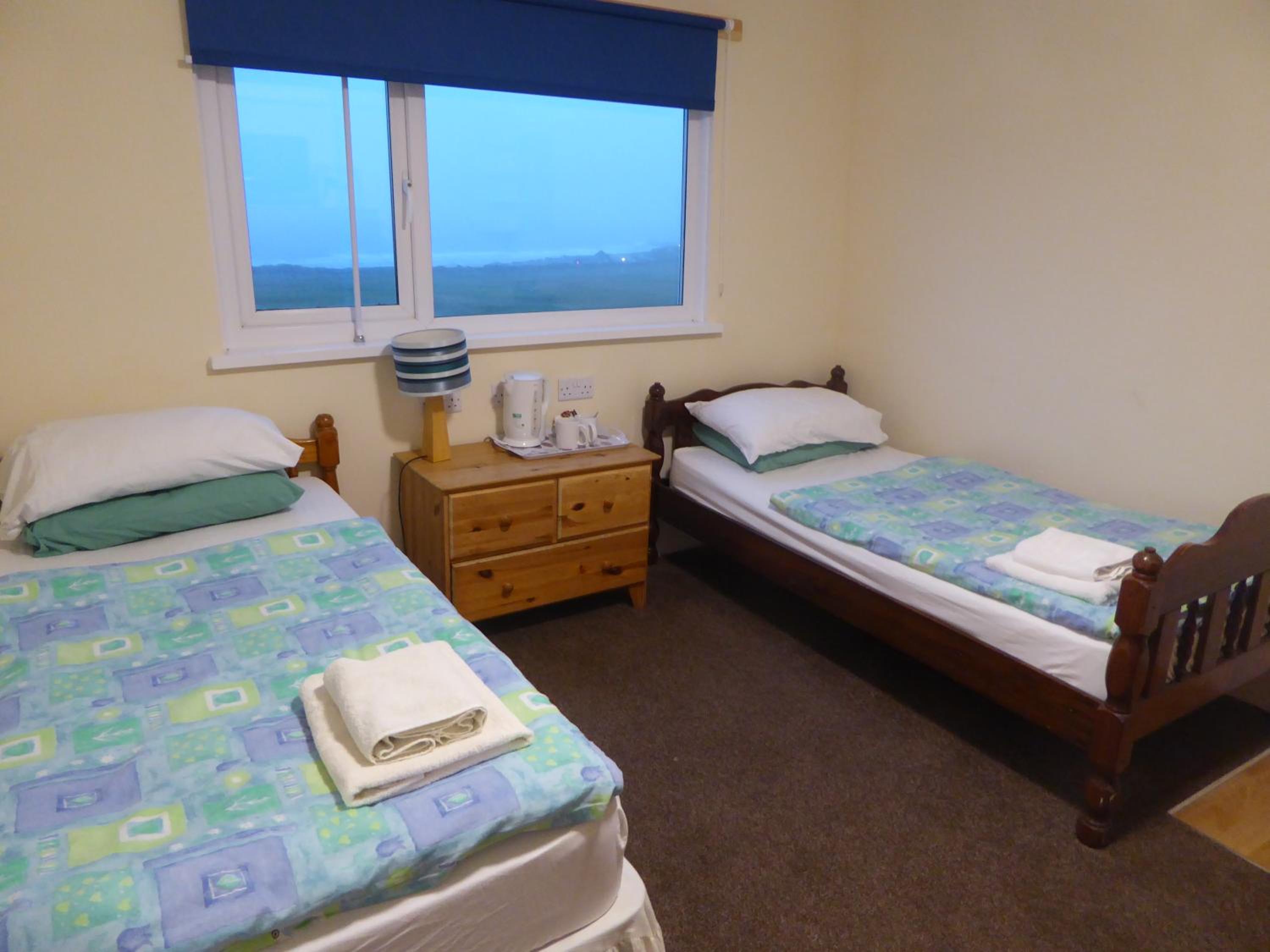 Standard Twin Room with Shared Bathroom photo 3