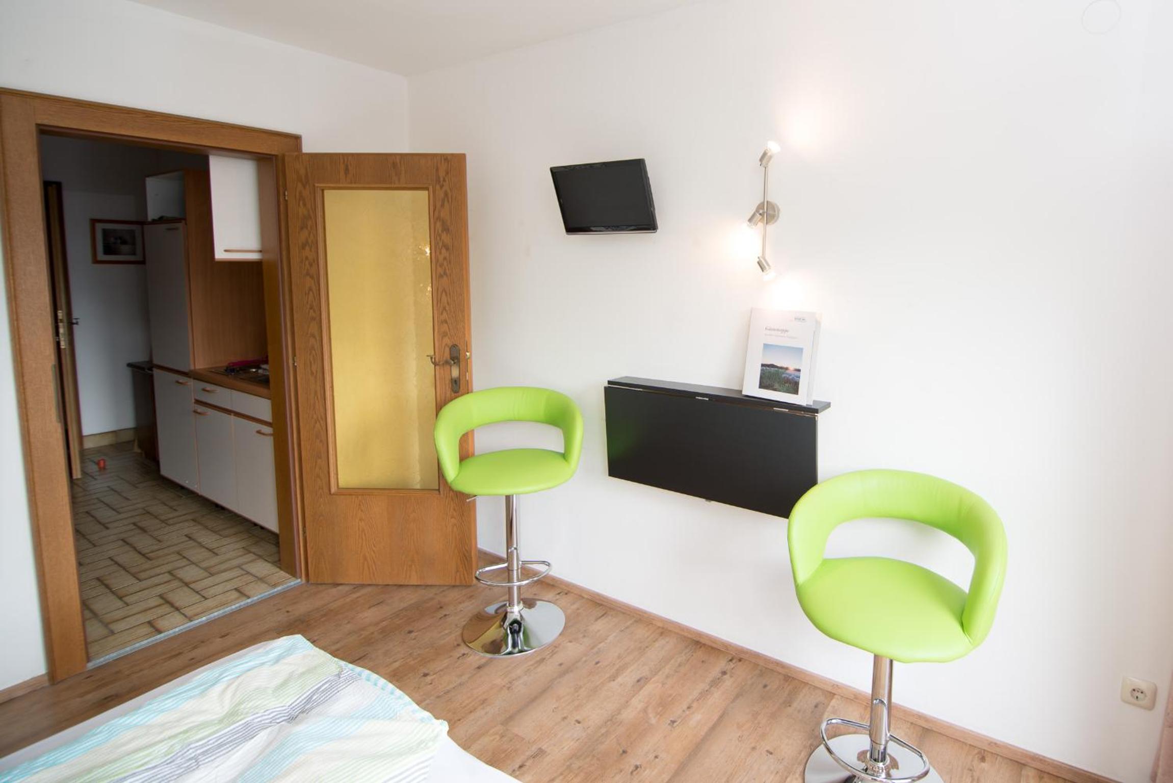 Studio with Balcony photo 3