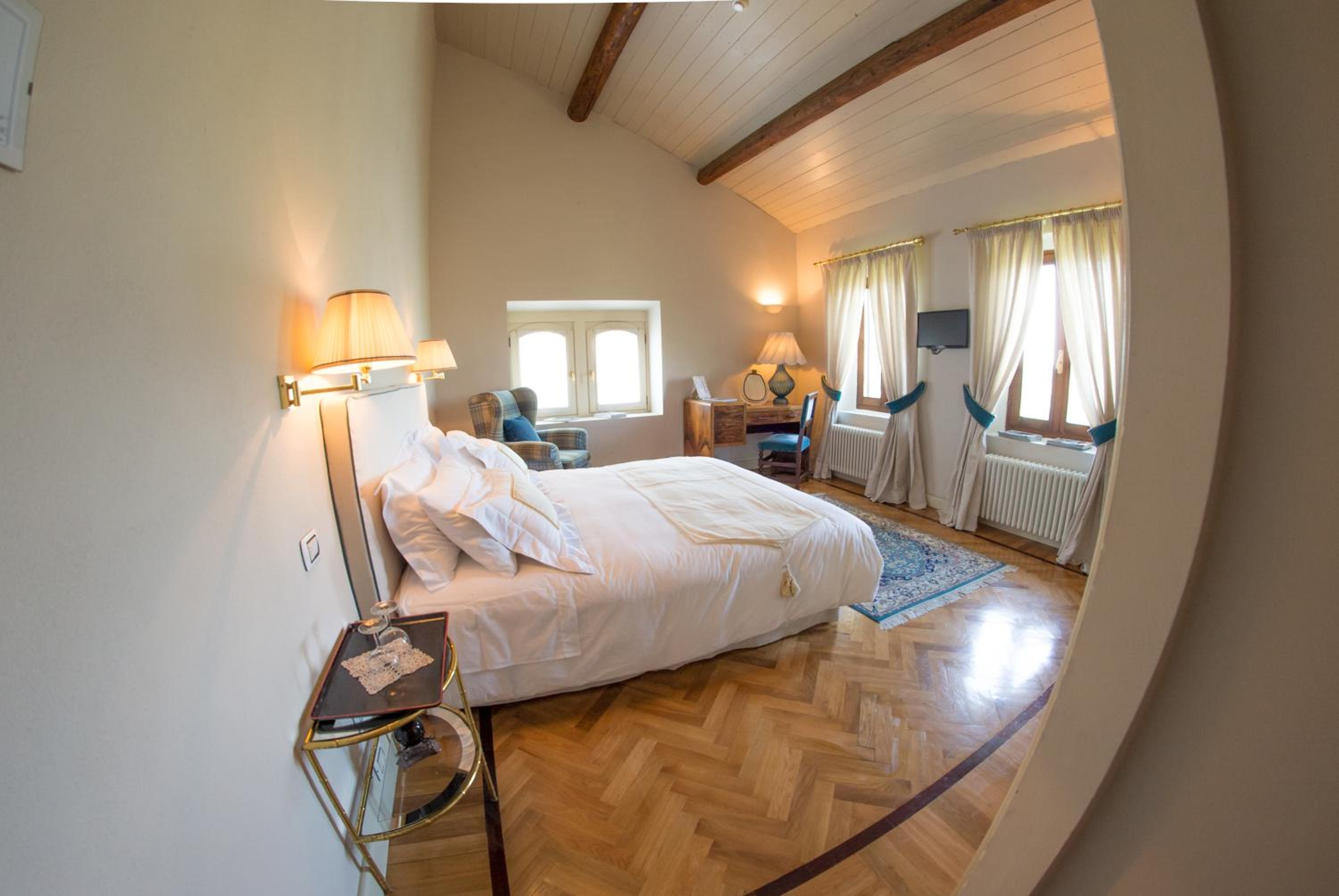 Deluxe Double Room photo 2