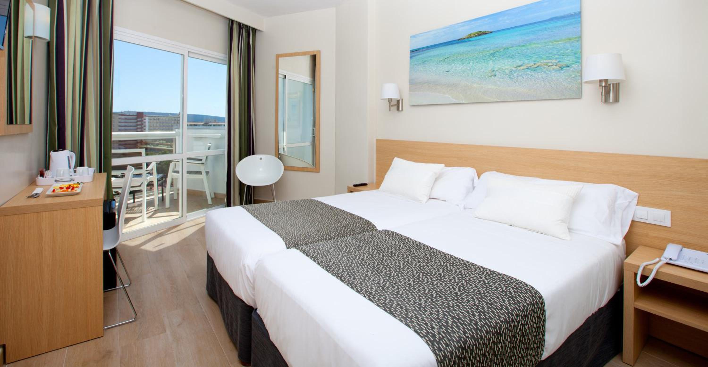 Twin Room - Photo 7