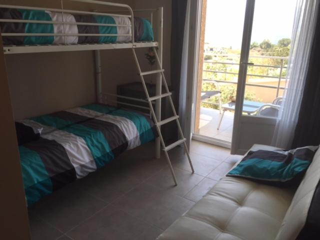 Apartment with Terrace - Photo 5