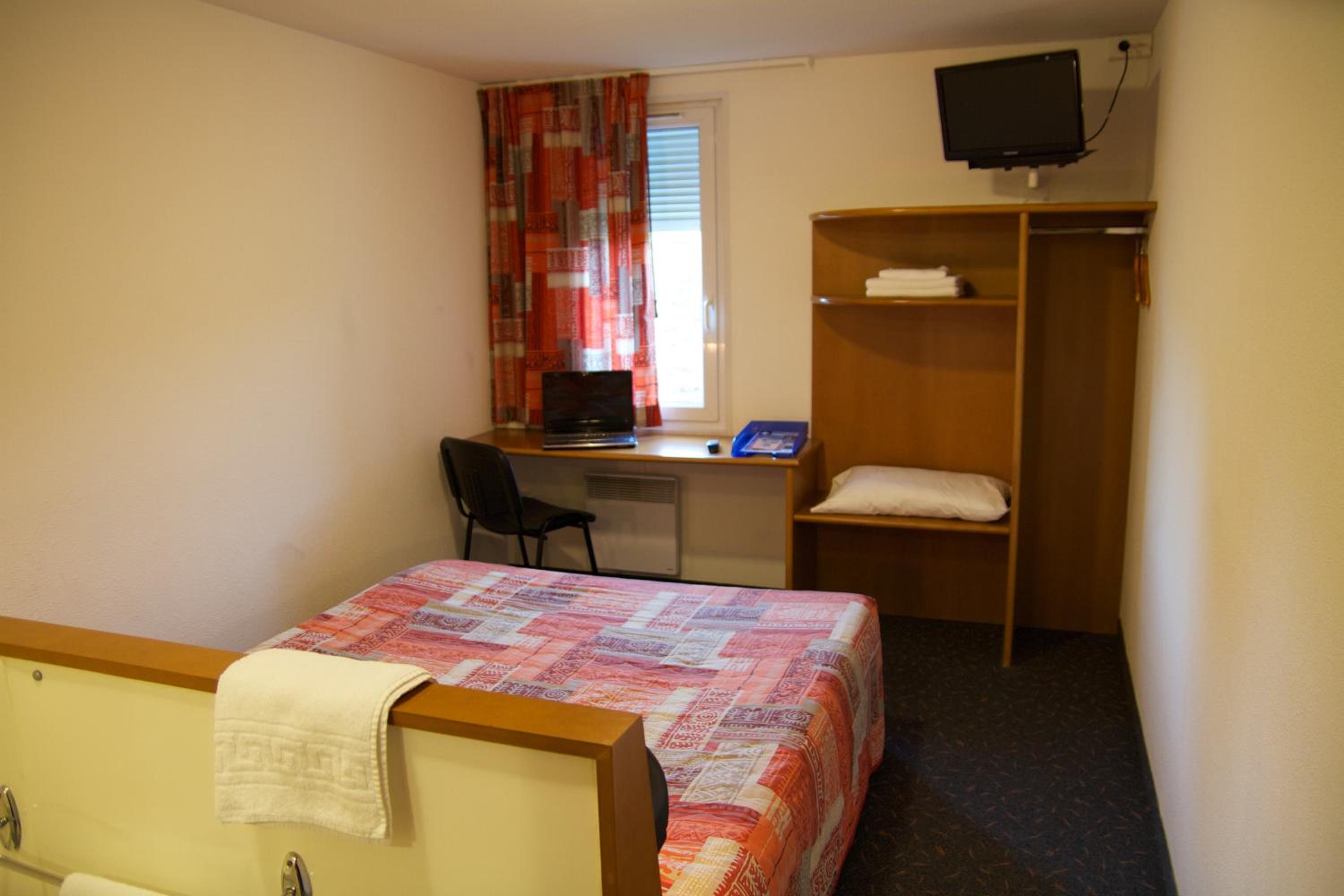 Double Room - Photo 7