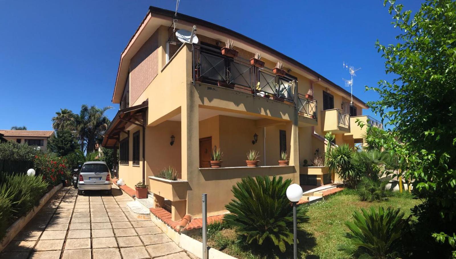 Villa photo 1