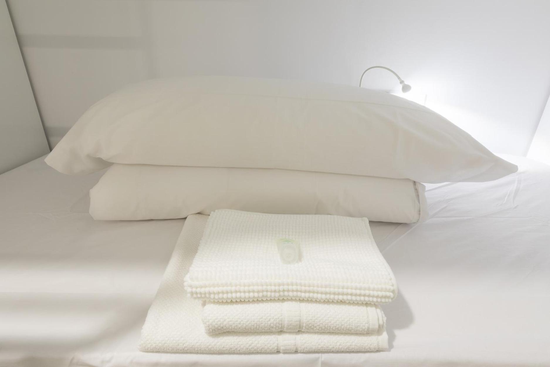 Cama en Dormitorio Femenino de 12 Camas