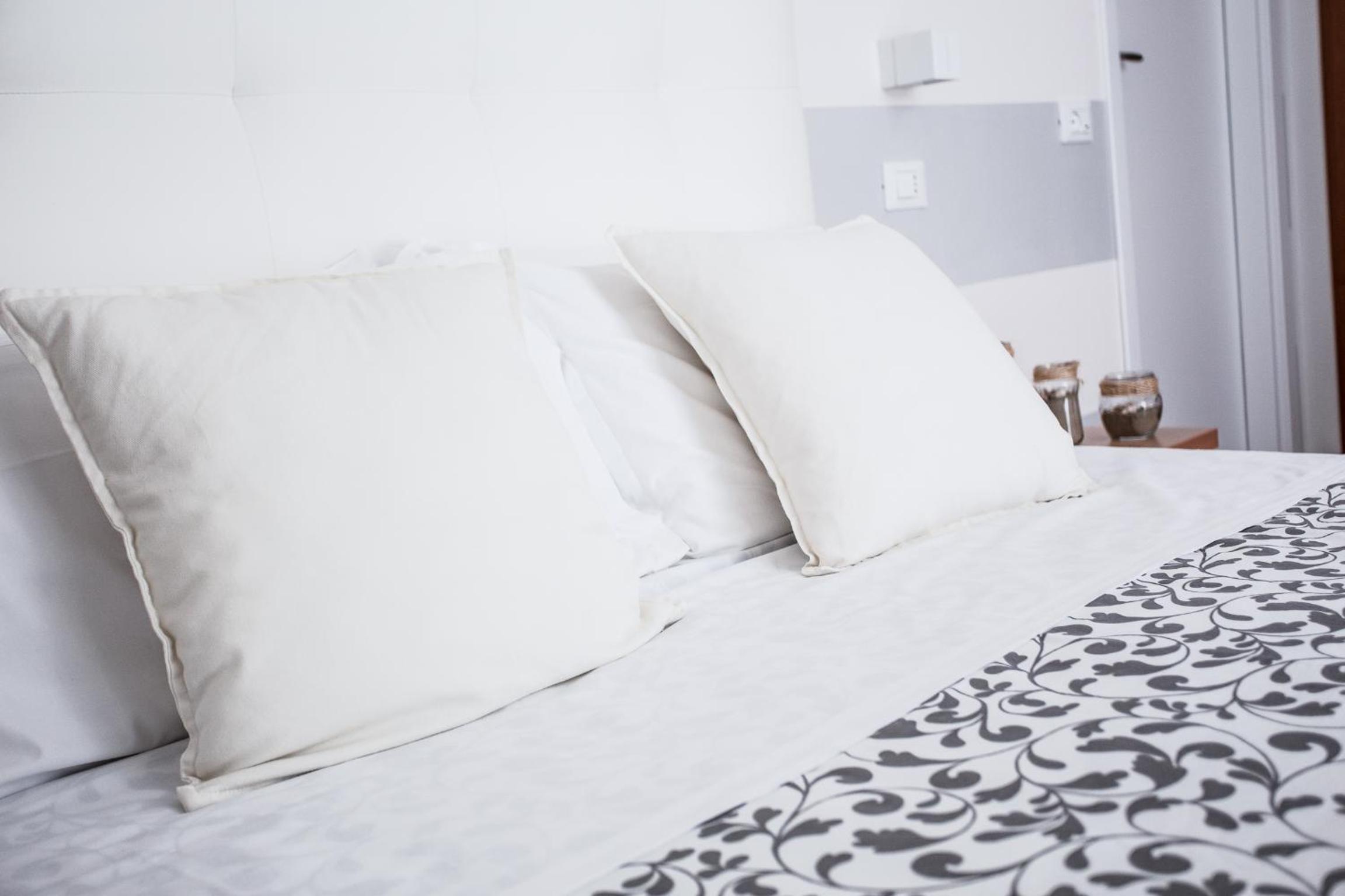 Double Room - Photo 6