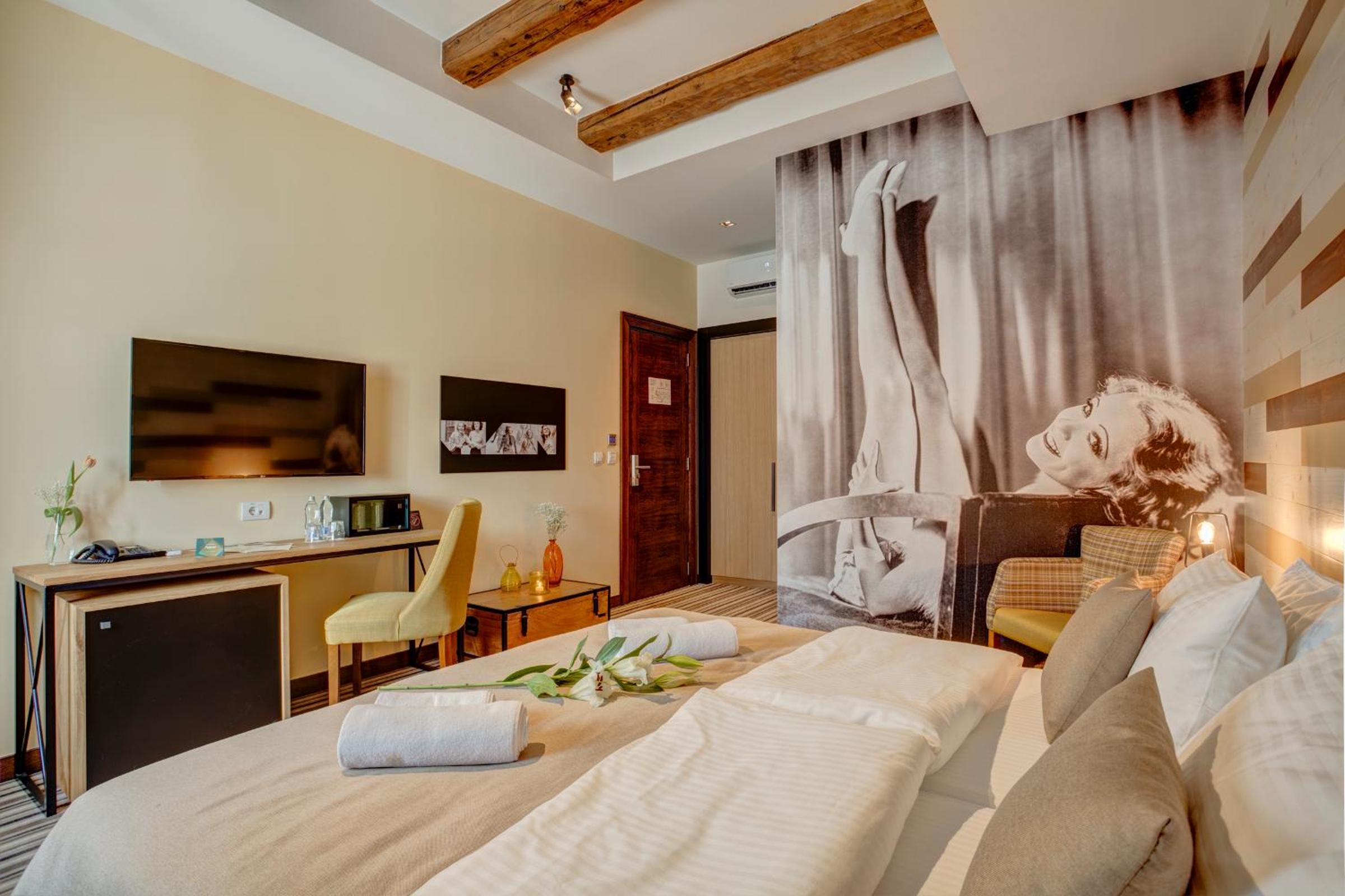 Double or Twin Room with Free Parking photo 2