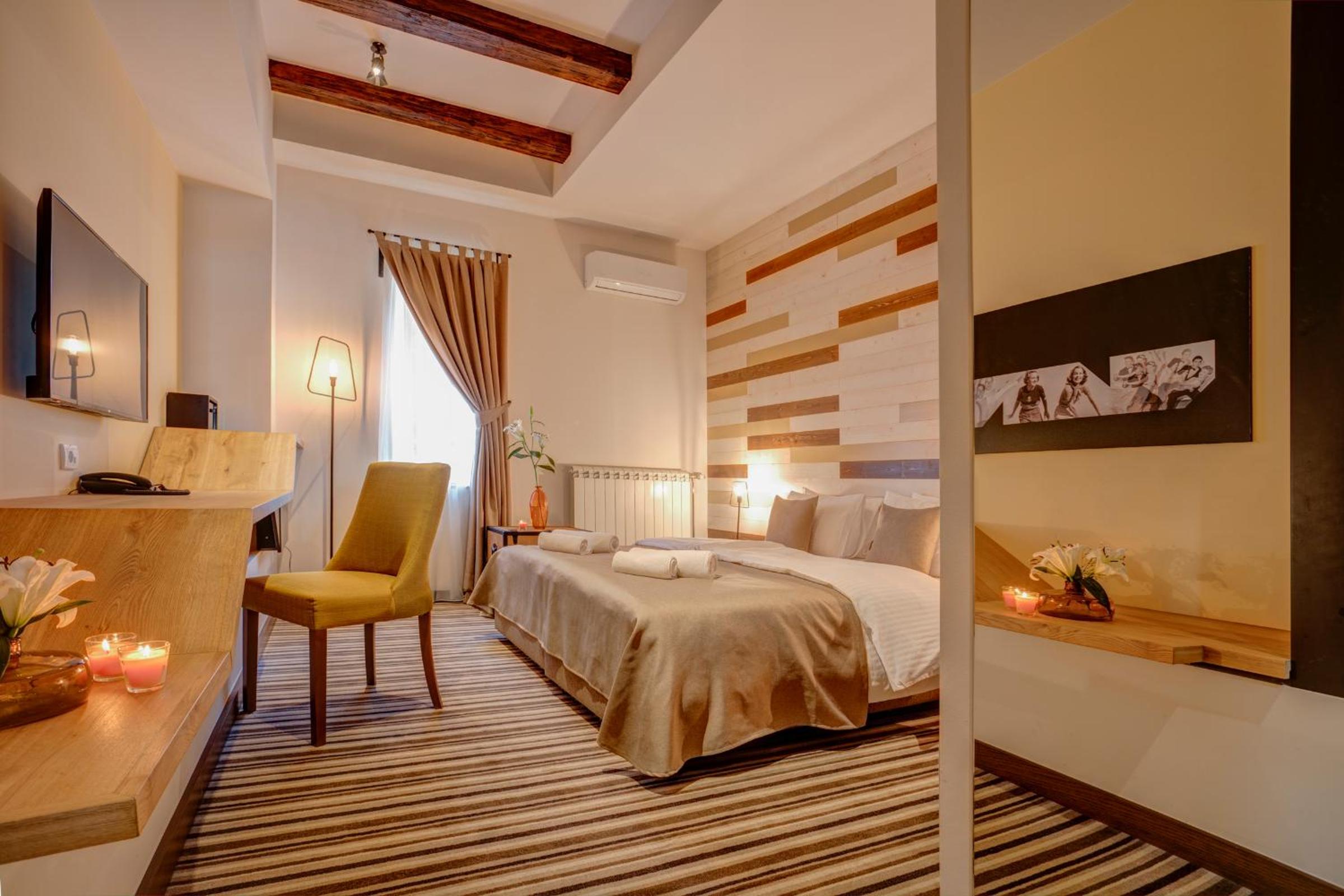 Standard Double or Twin Room with Free Parking - Photo 4