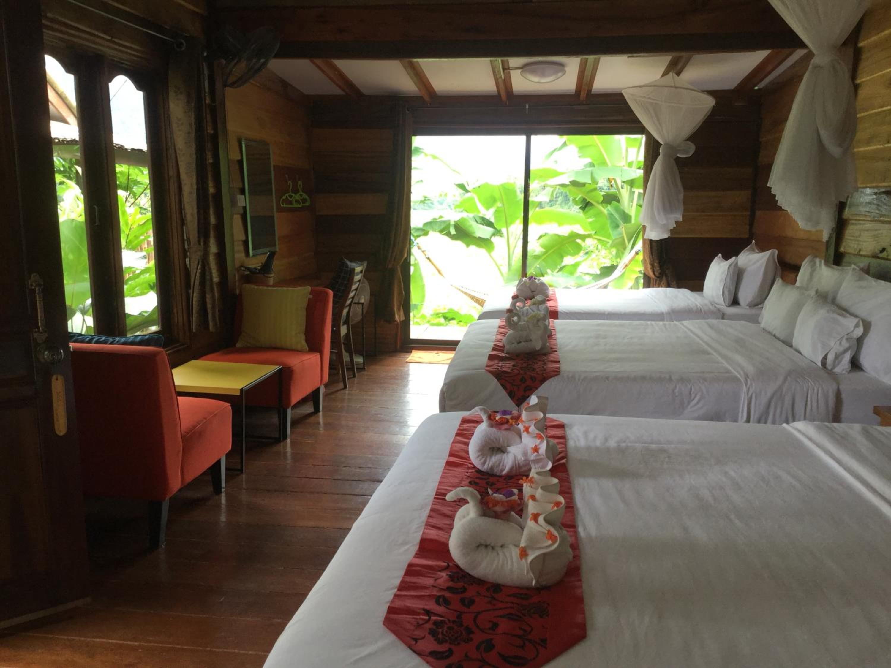 Superior Bungalow photo 1