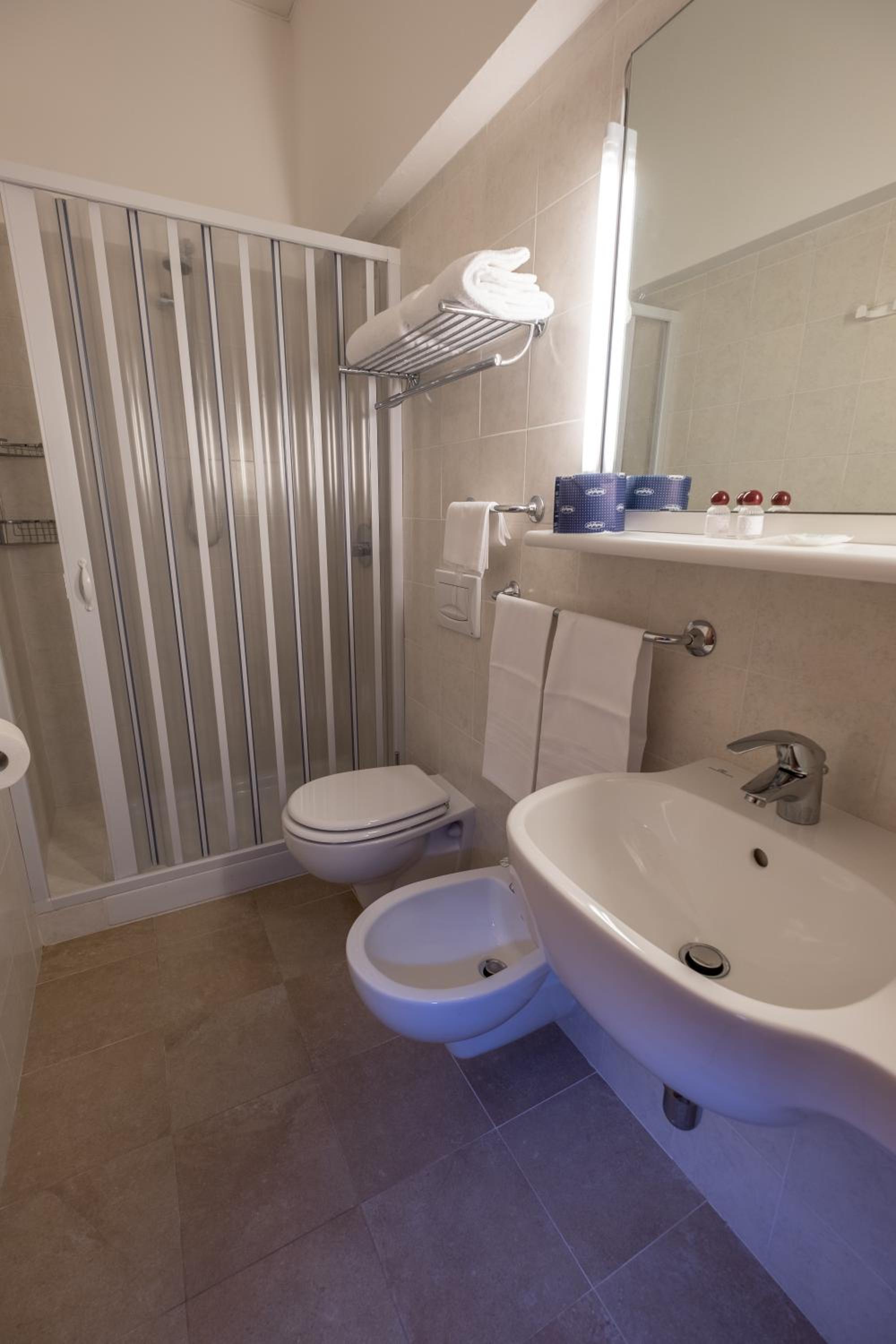 Double Room with Extra Bed photo 2