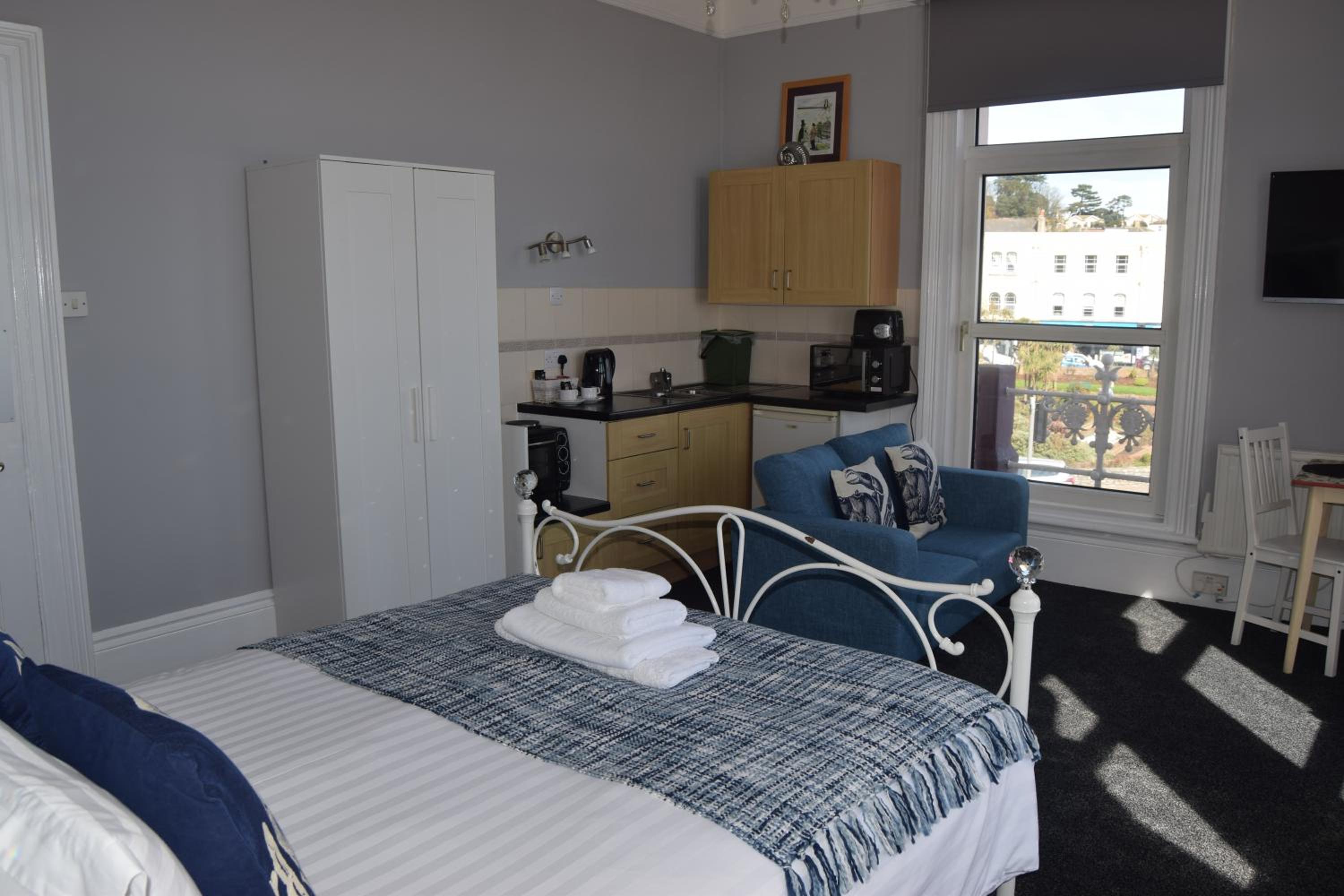 Classic Double Room with Balcony photo 3