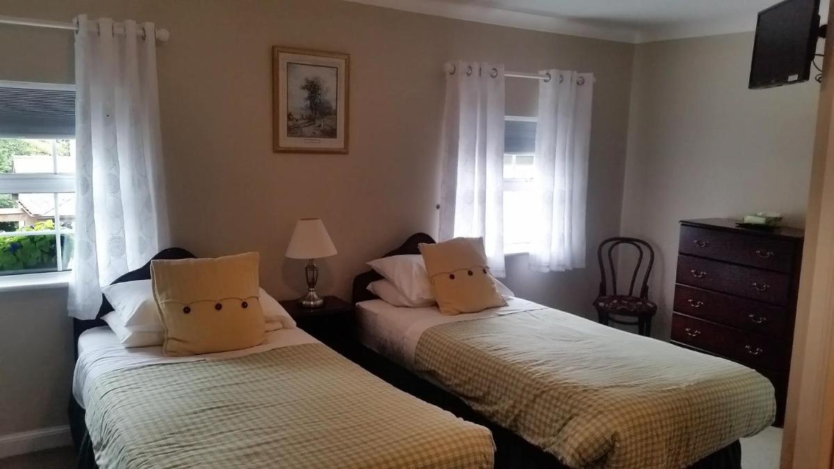 Triple Room with Private Bathroom photo 2