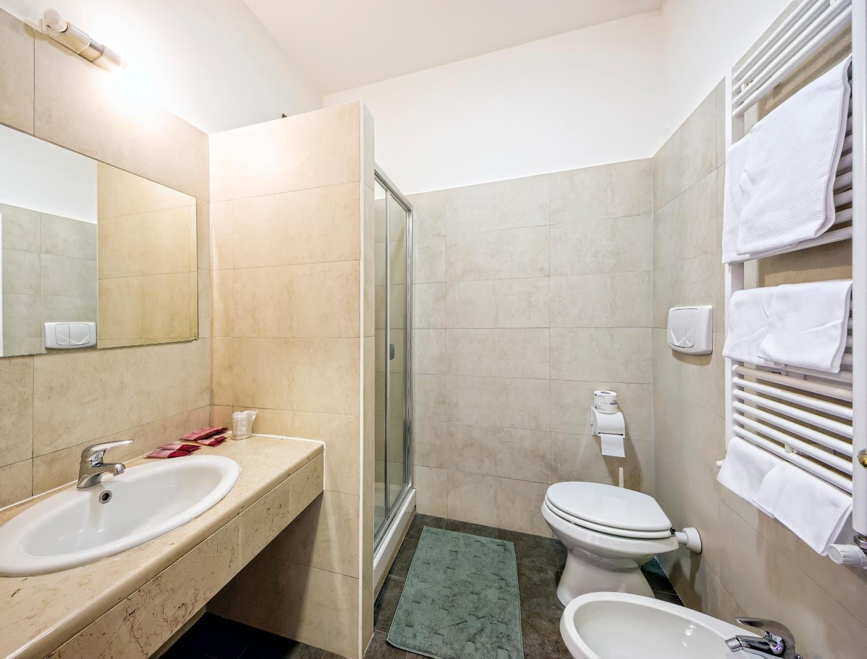 Twin Room - Photo 4