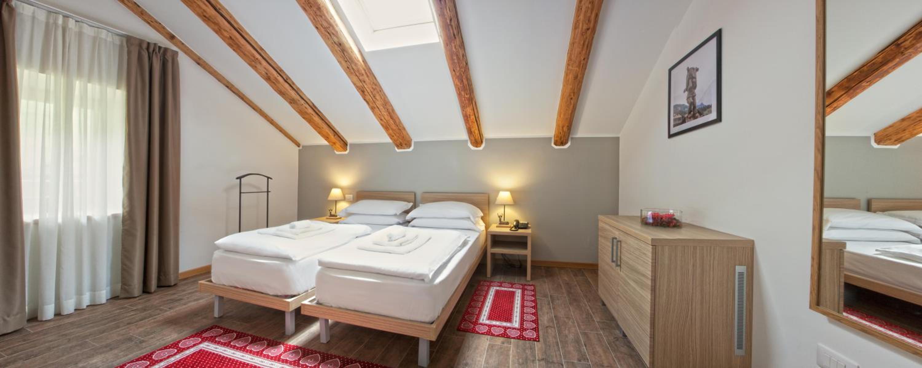Two-Bedroom Apartment with Balcony - Attic photo 2