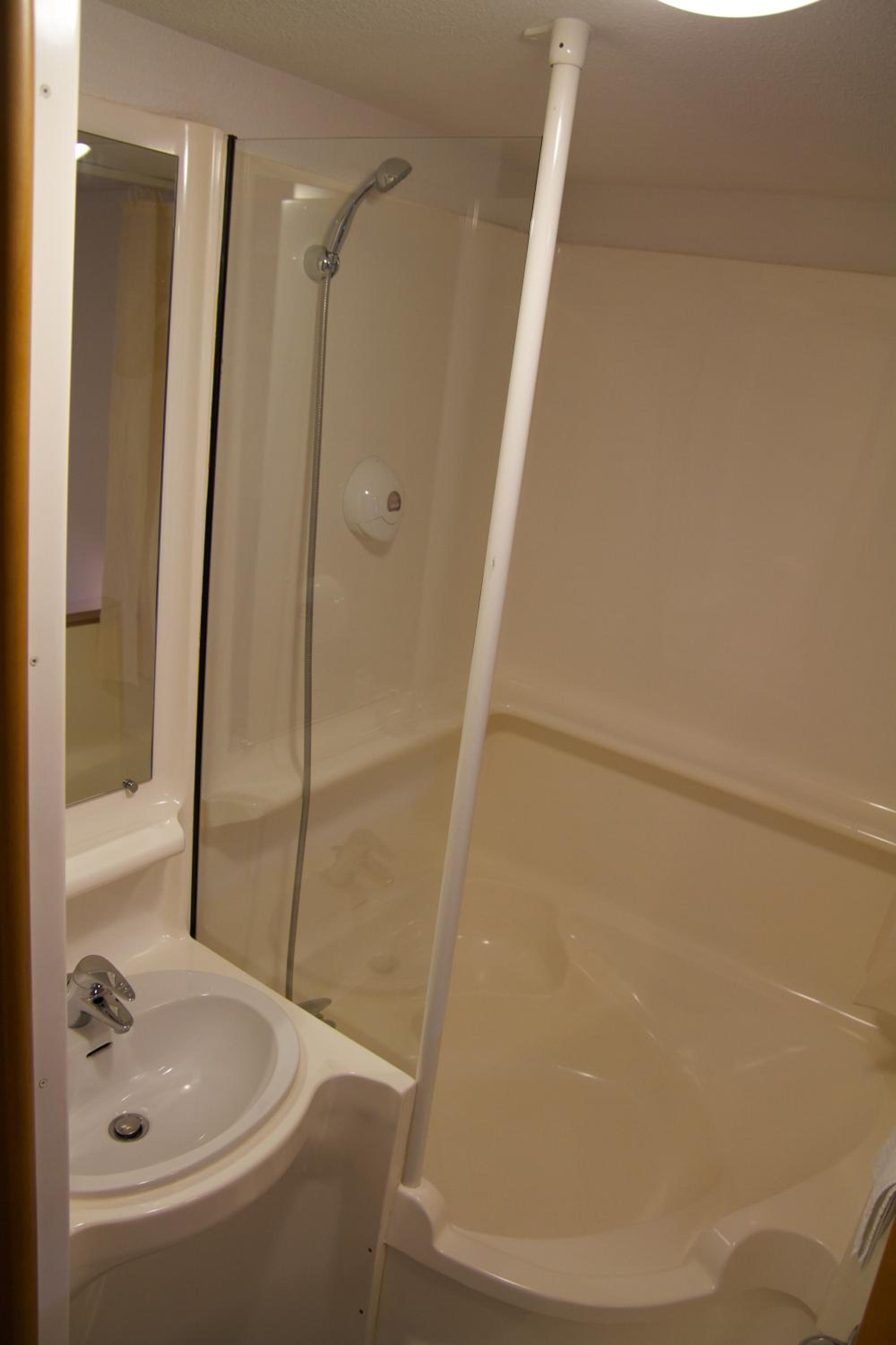 Double Room - Photo 6