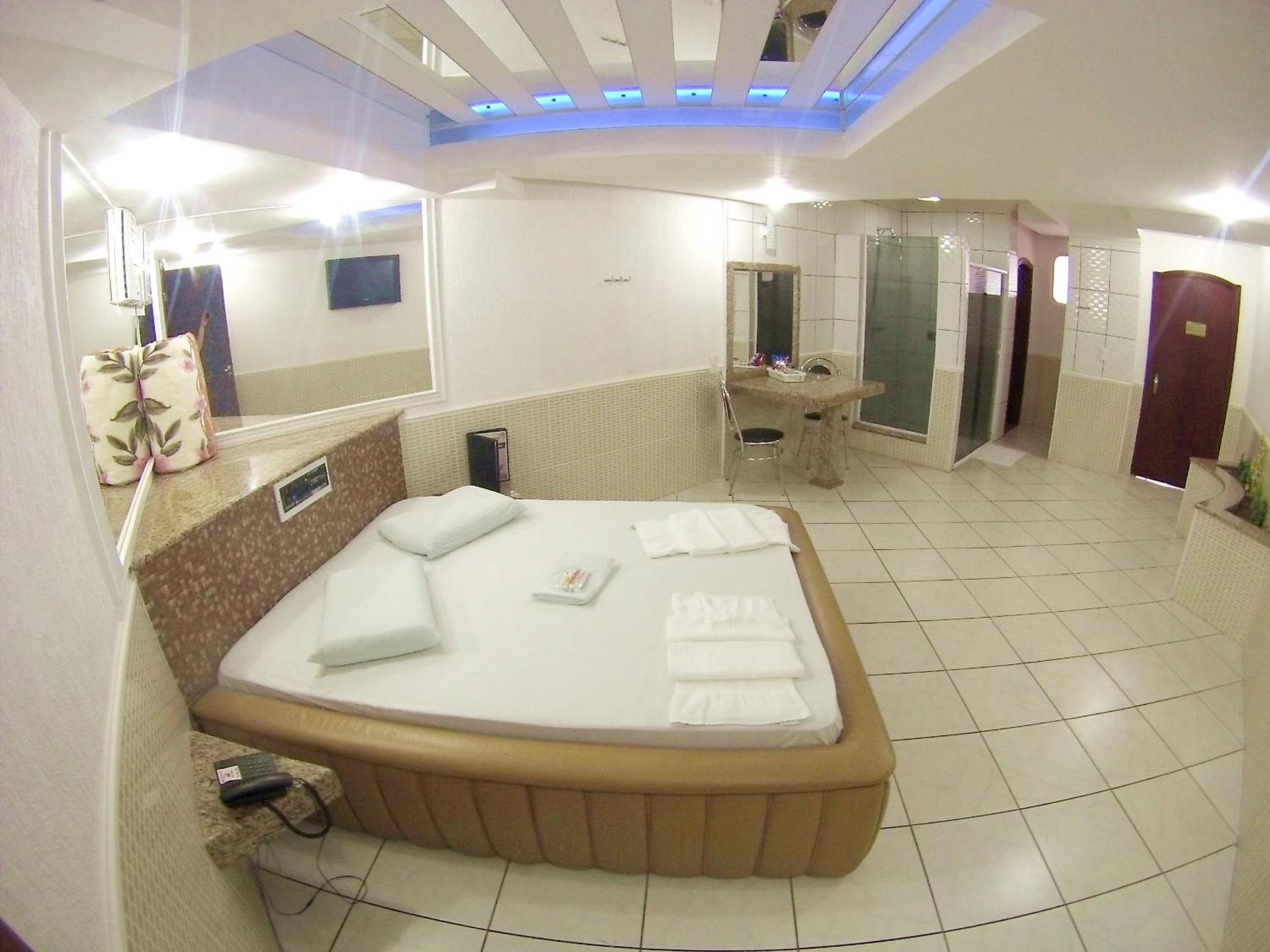 Deluxe Suite photo 2