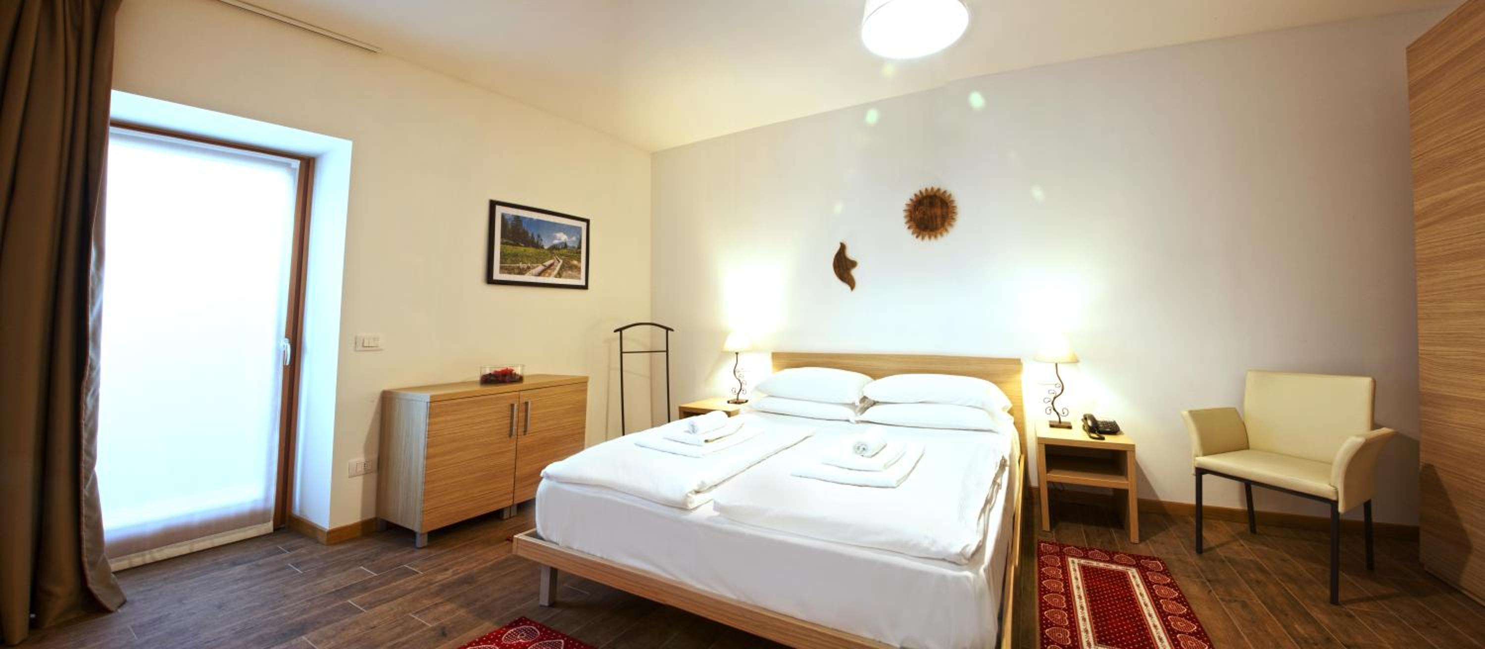One-Bedroom Apartment - Ground Floor with Mountain View photo 1