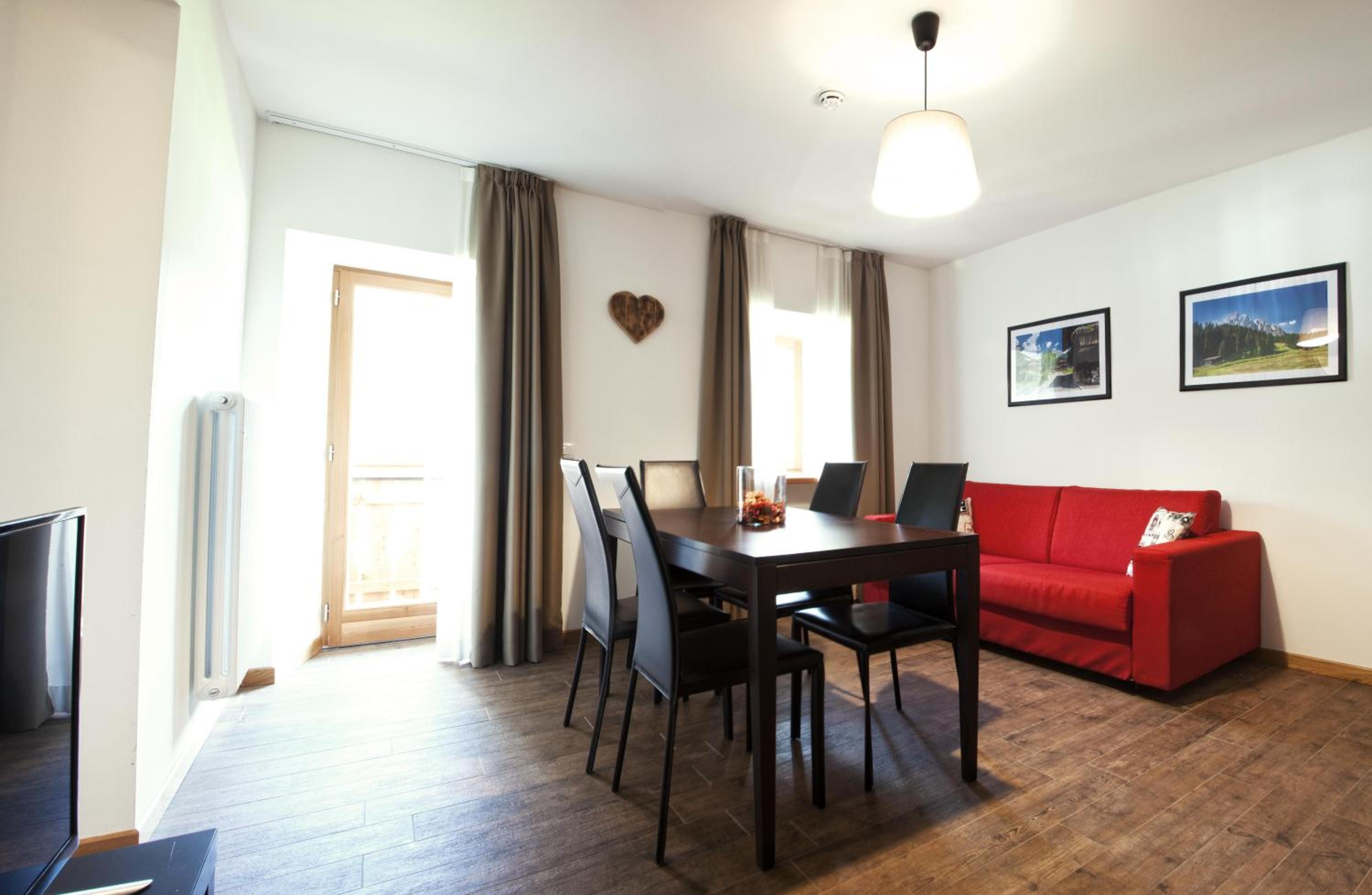 Premium Two-Bedroom Apartment with Balcony photo 2