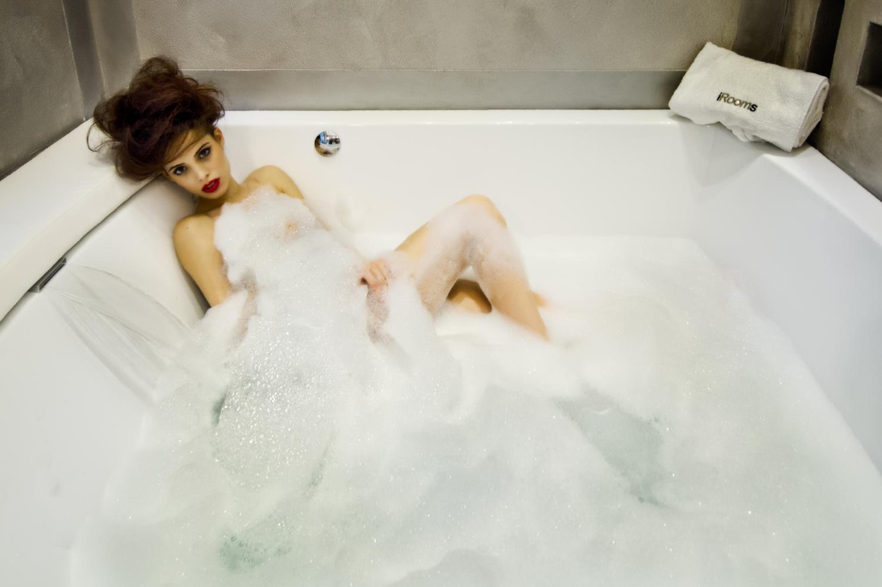 Suite with Spa Bath photo 3
