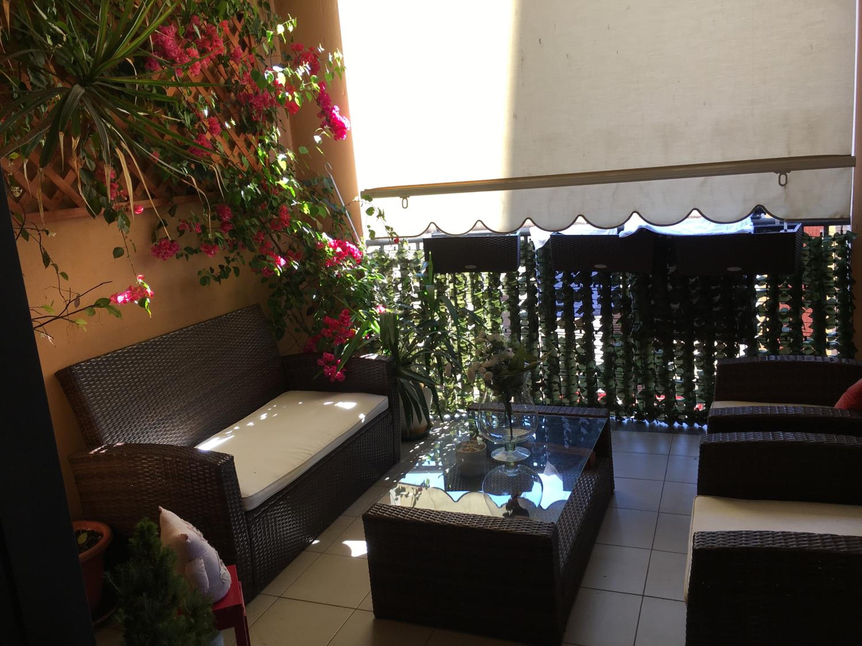 Apartment with Balcony - Photo 9