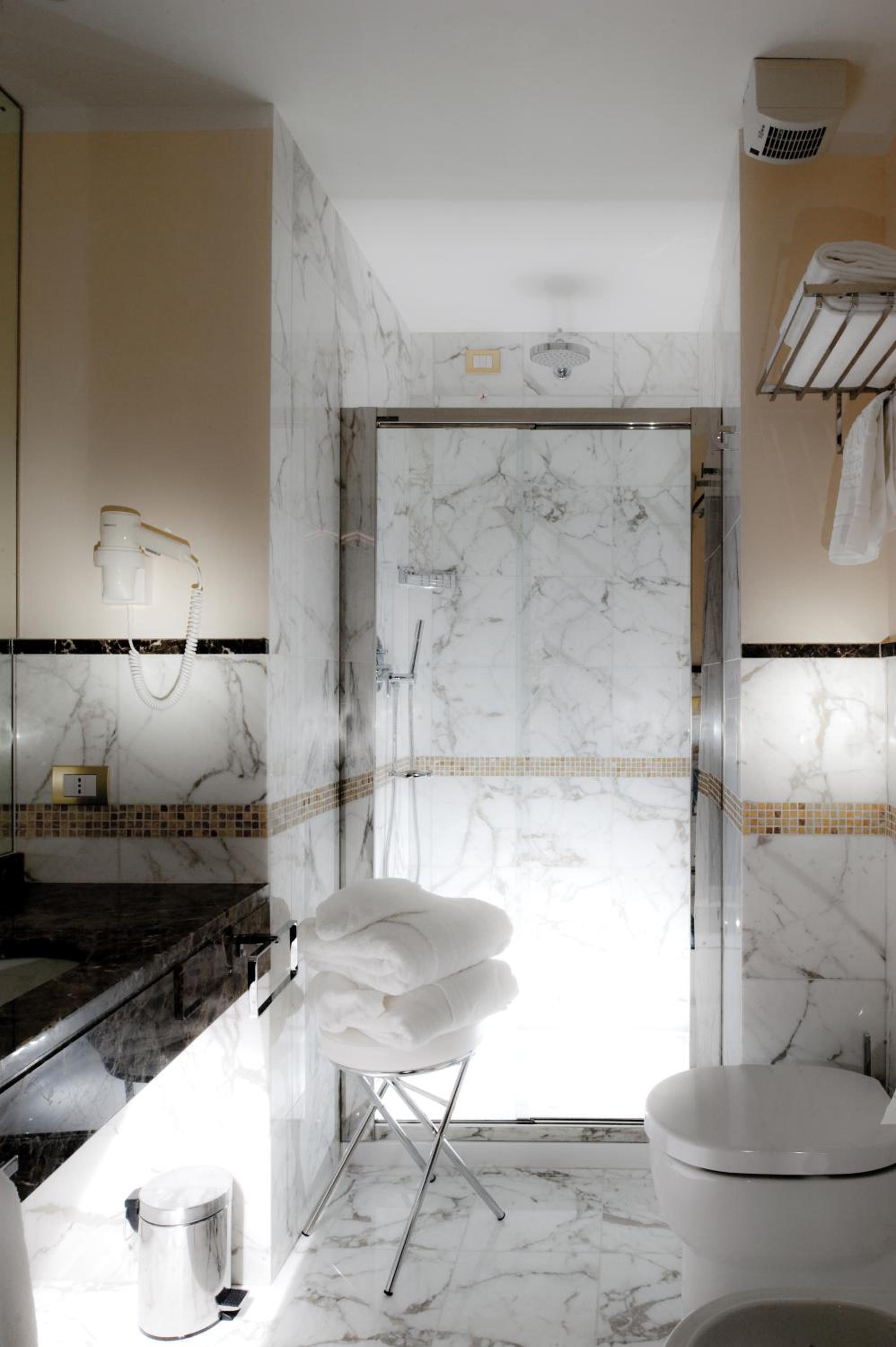 Superior Double/Twin Room - Photo 13