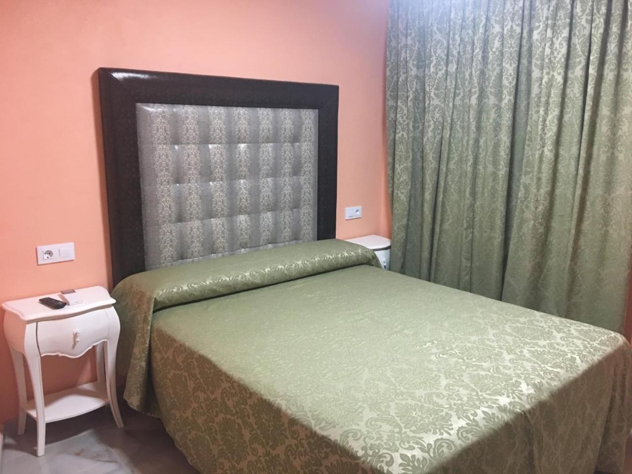 Deluxe Double Room with Balcony and Sea View - Photo 1