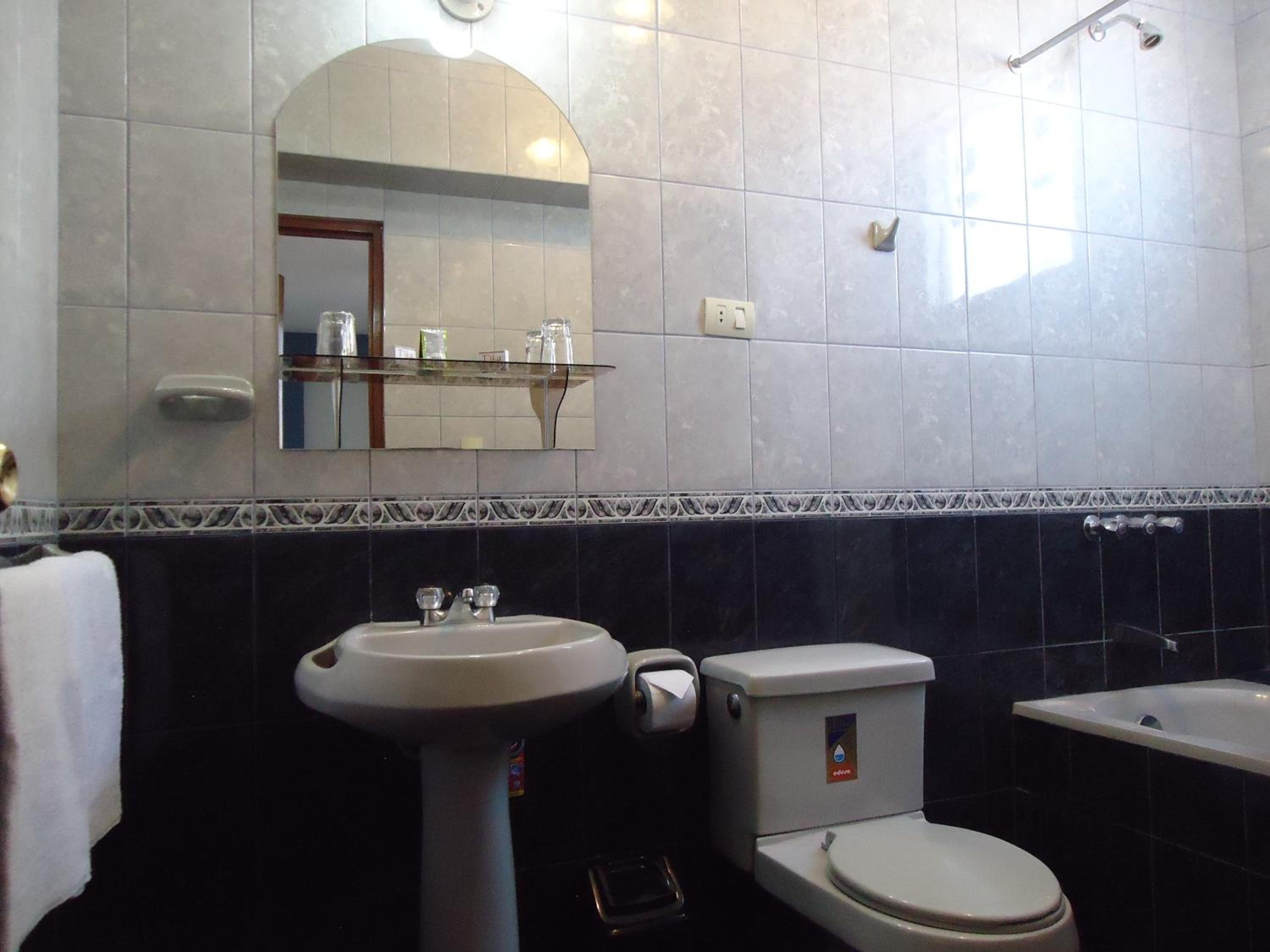 Single Room with Private Bathroom photo 1