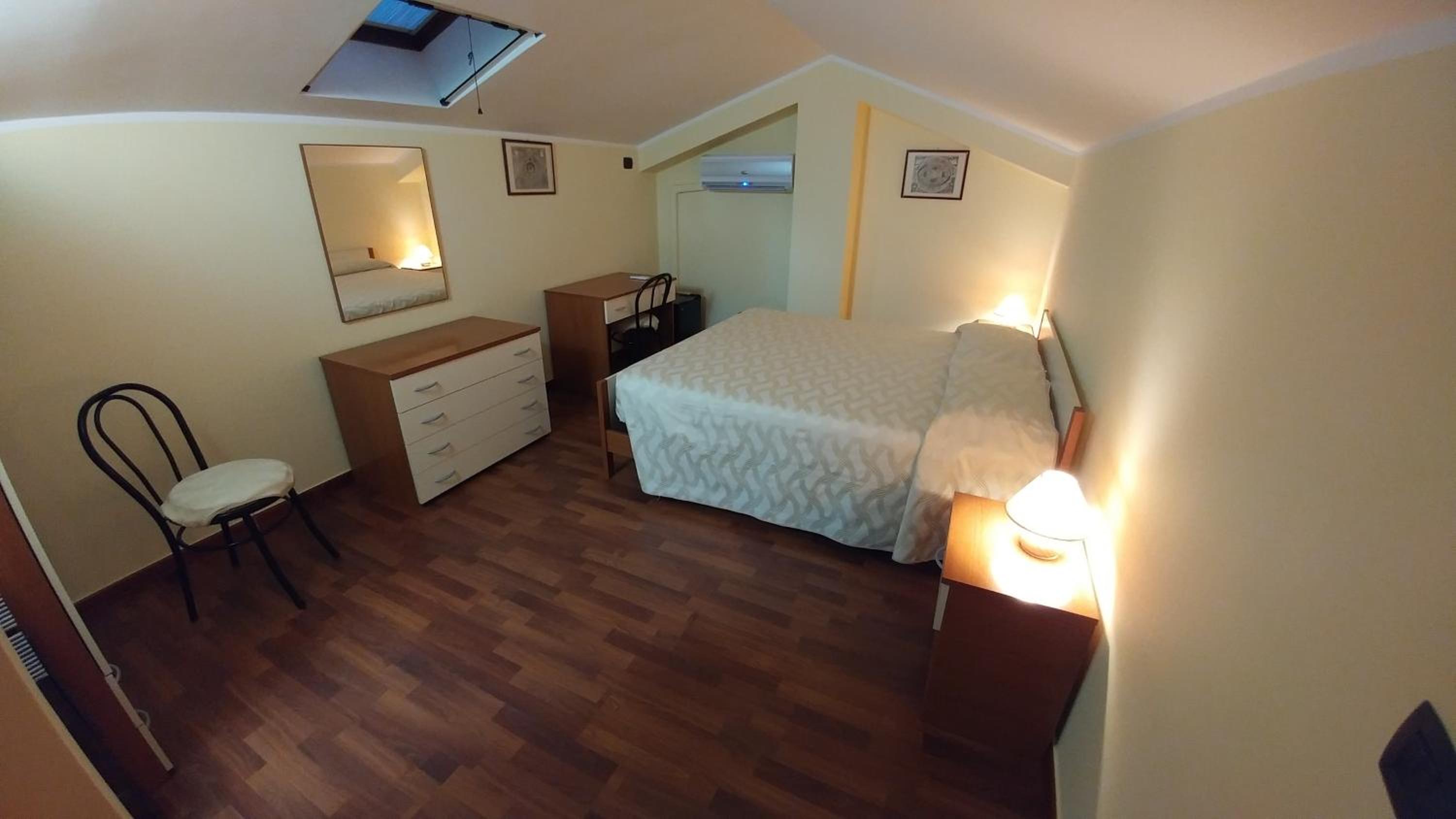 Double Room with Private External Bathroom photo 1