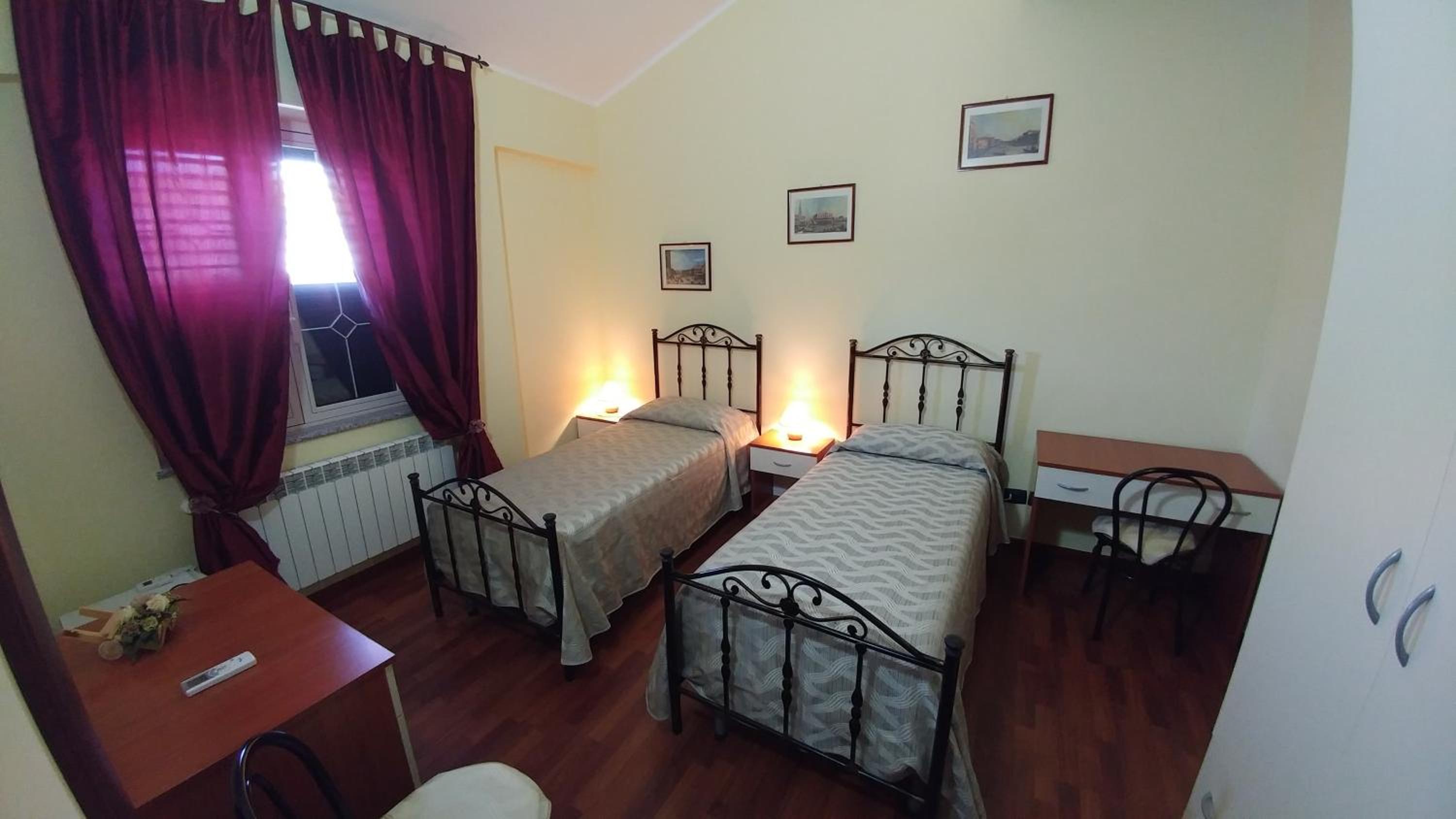 Twin Room with Bathroom photo 1