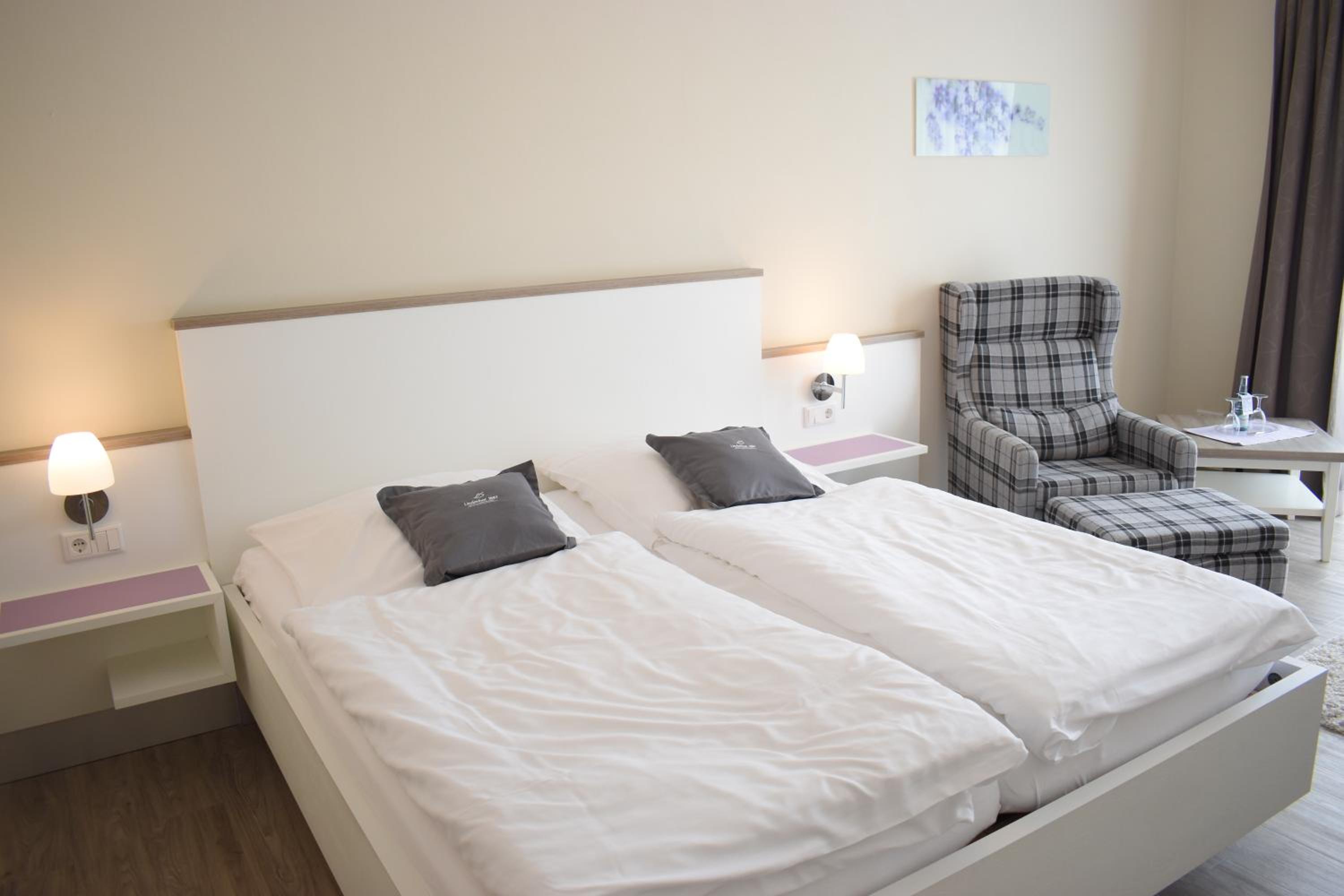 Double Room - Photo 5
