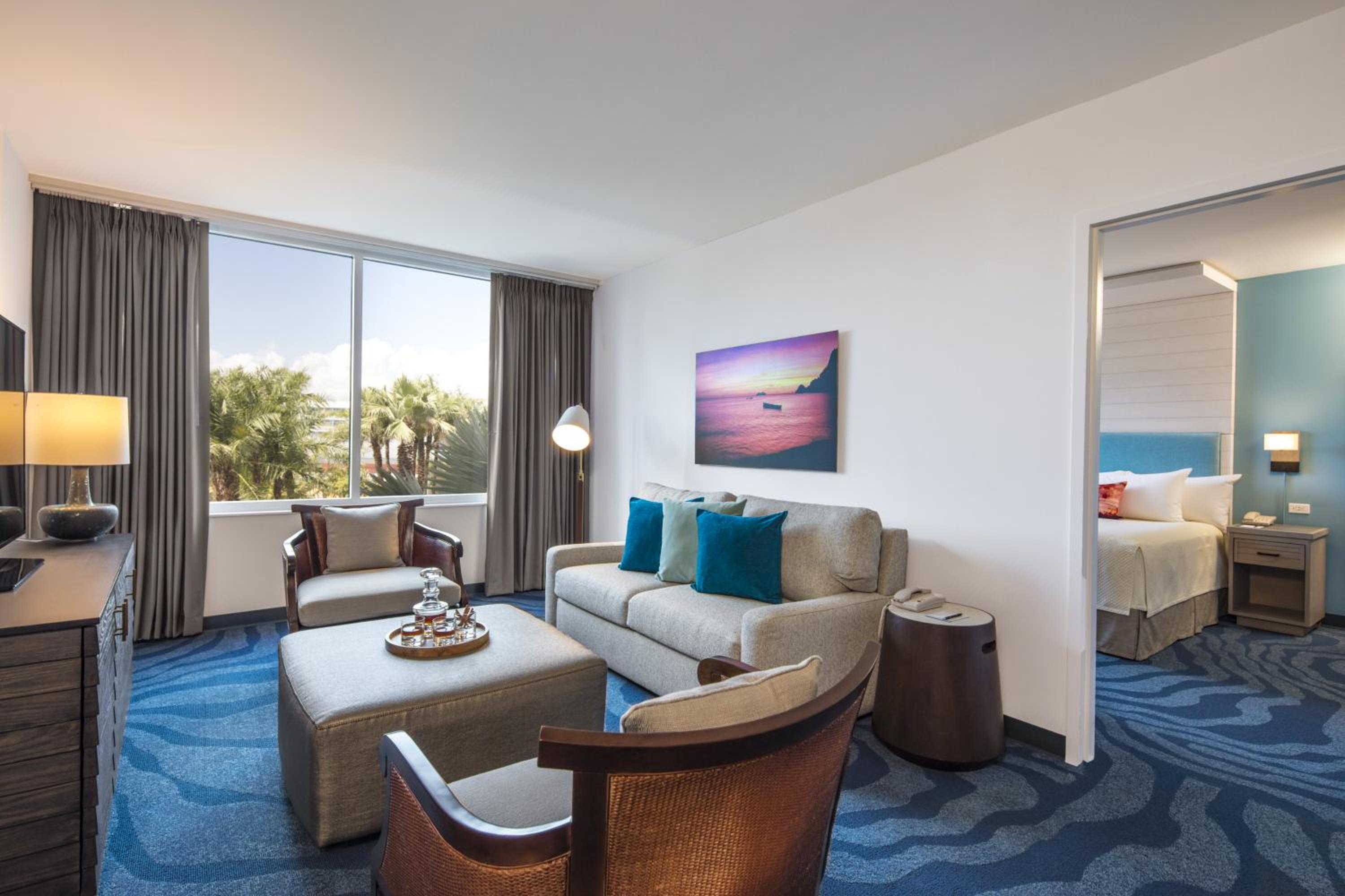 King Suite (Includes Early Park Admission*) thumbnail 5