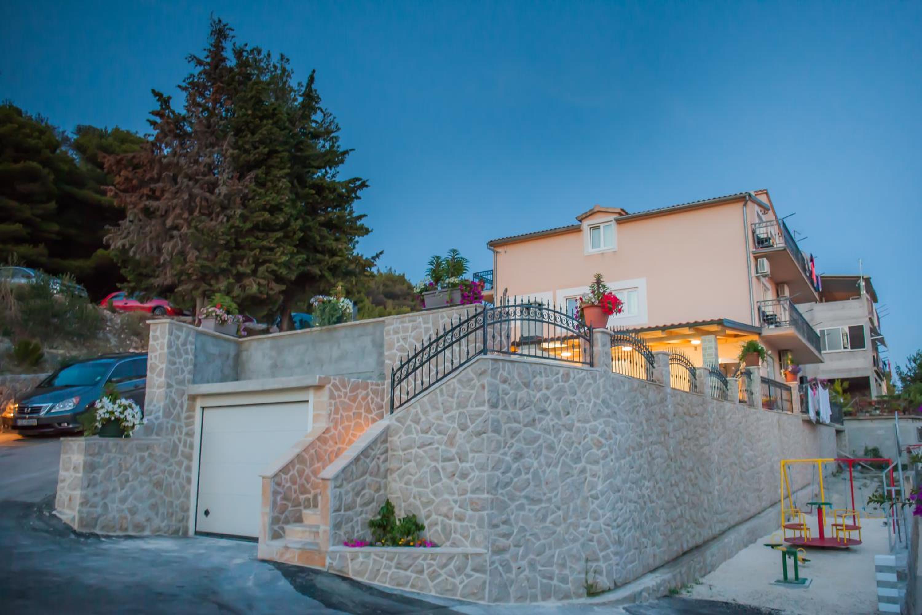 One-Bedroom Apartment with Balcony and Sea View (3 Adults)