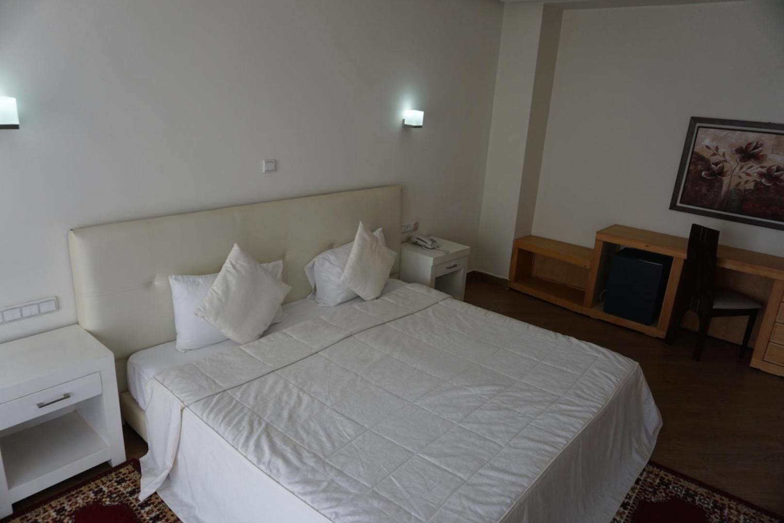 Junior Suite with Pool View