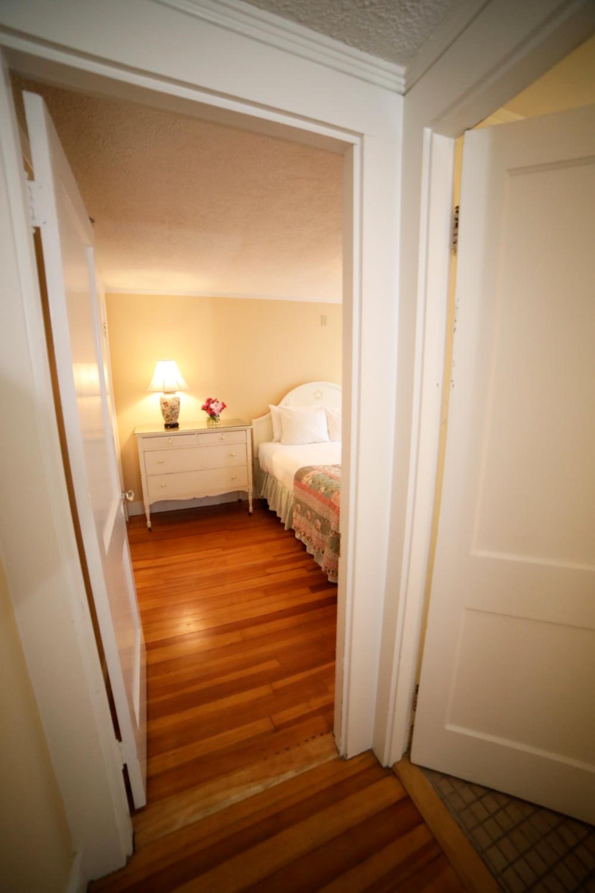 Two-Bedroom Suite - Photo 9