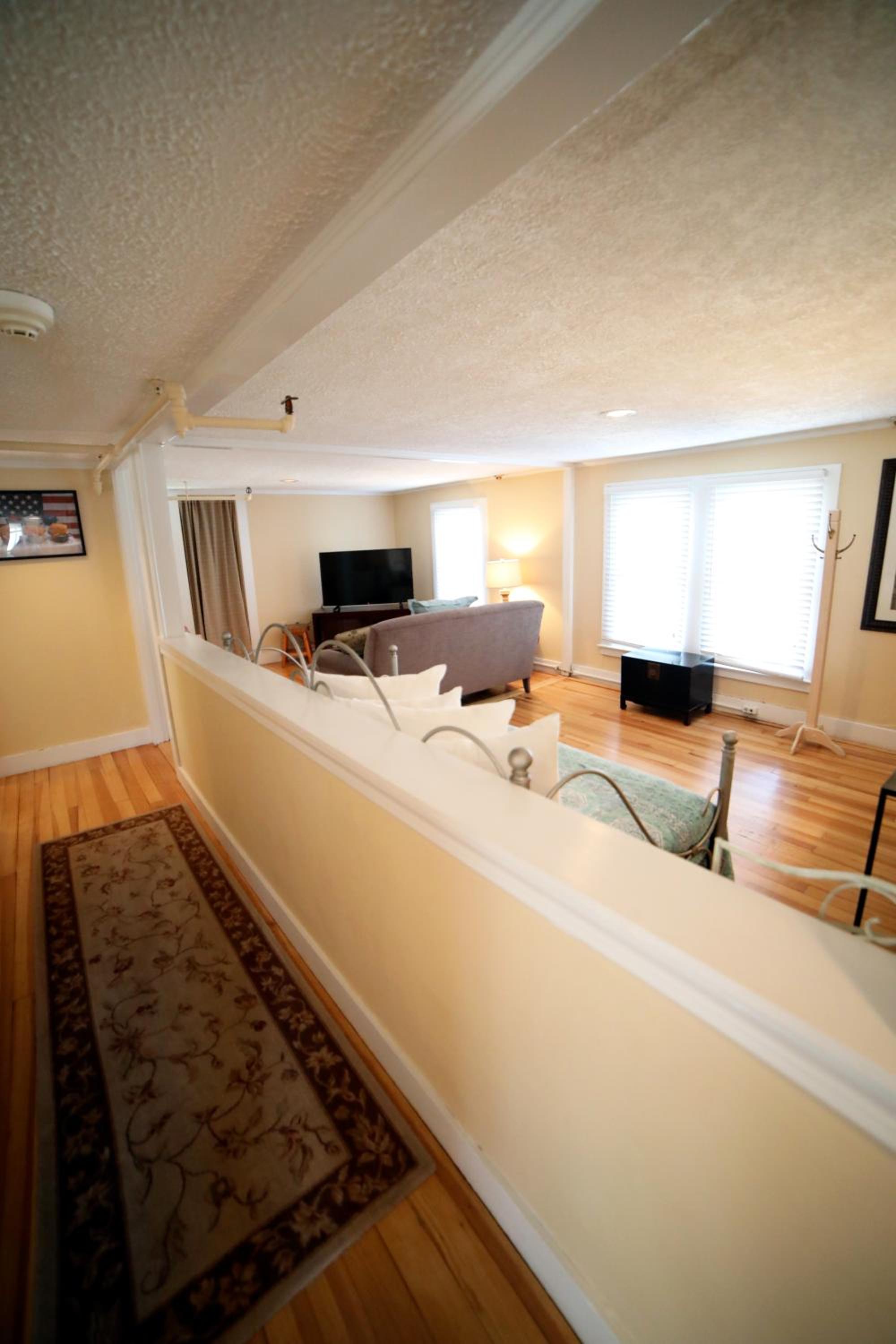 Suite - Photo 3