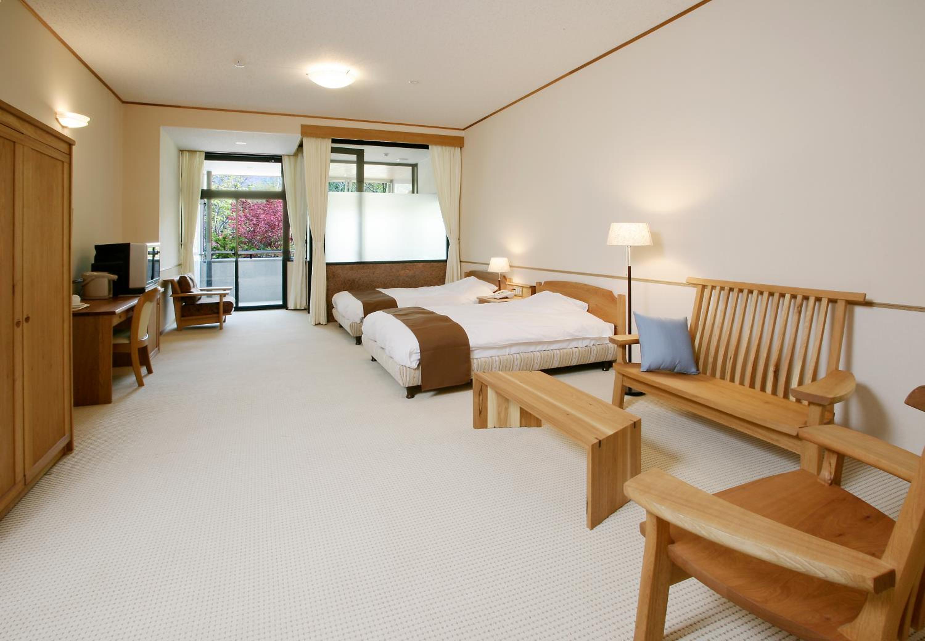 Twin Room with Private Bathroom photo 3