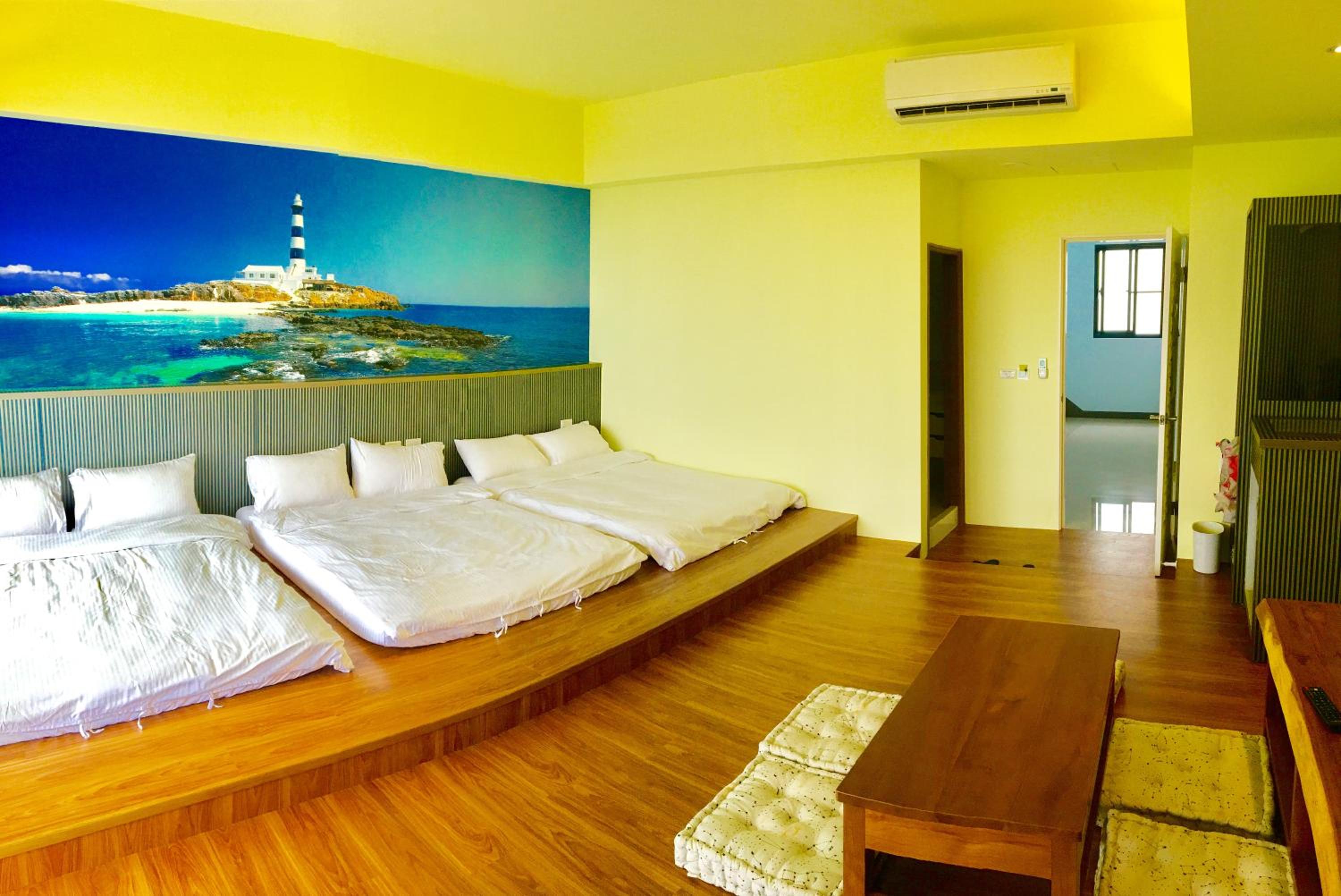 Family Room photo 3