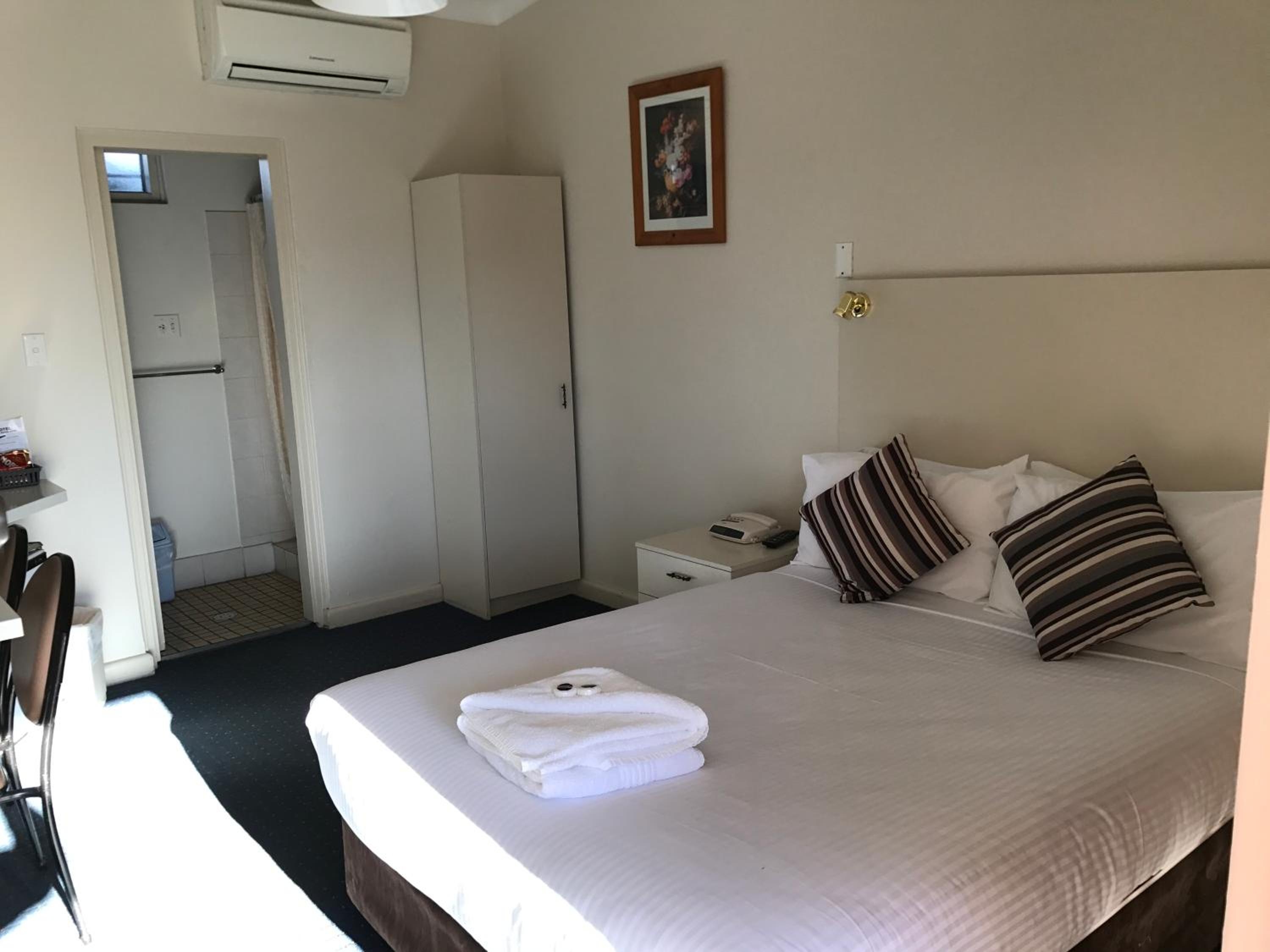 Standard Double Room photo 3