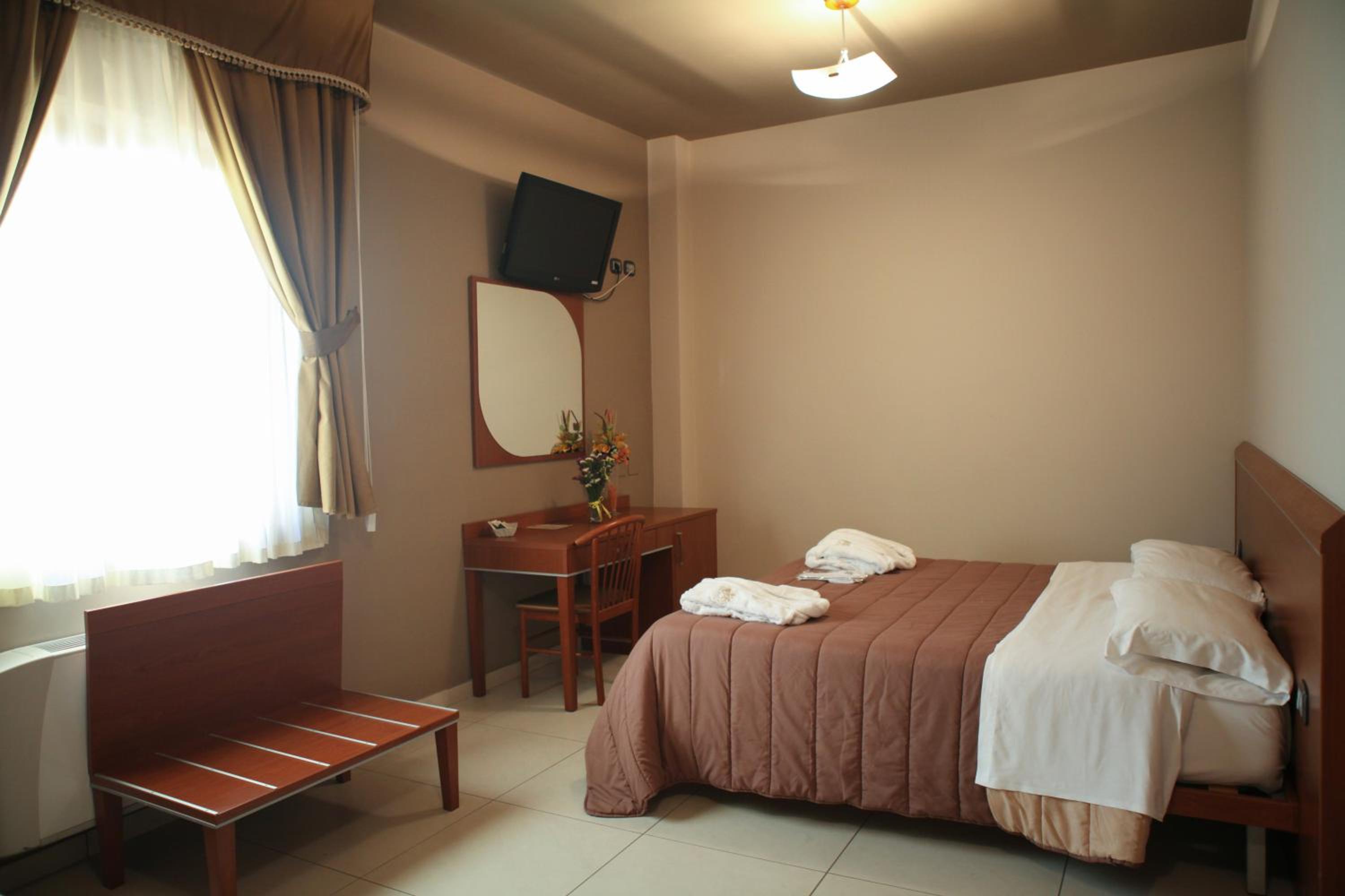 Deluxe Double or Twin Room