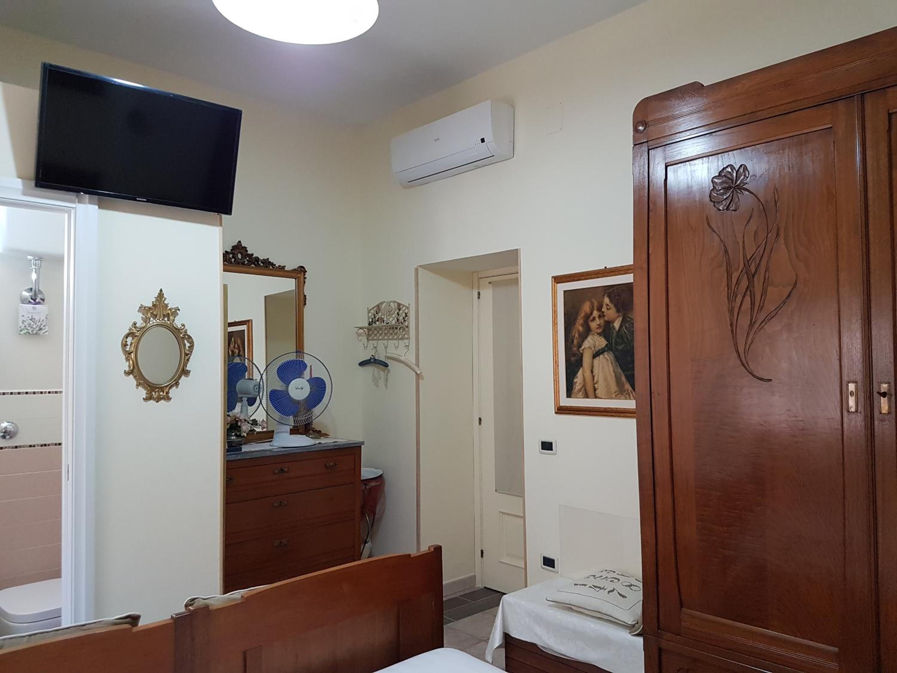 Double or Twin Room with Private Bathroom