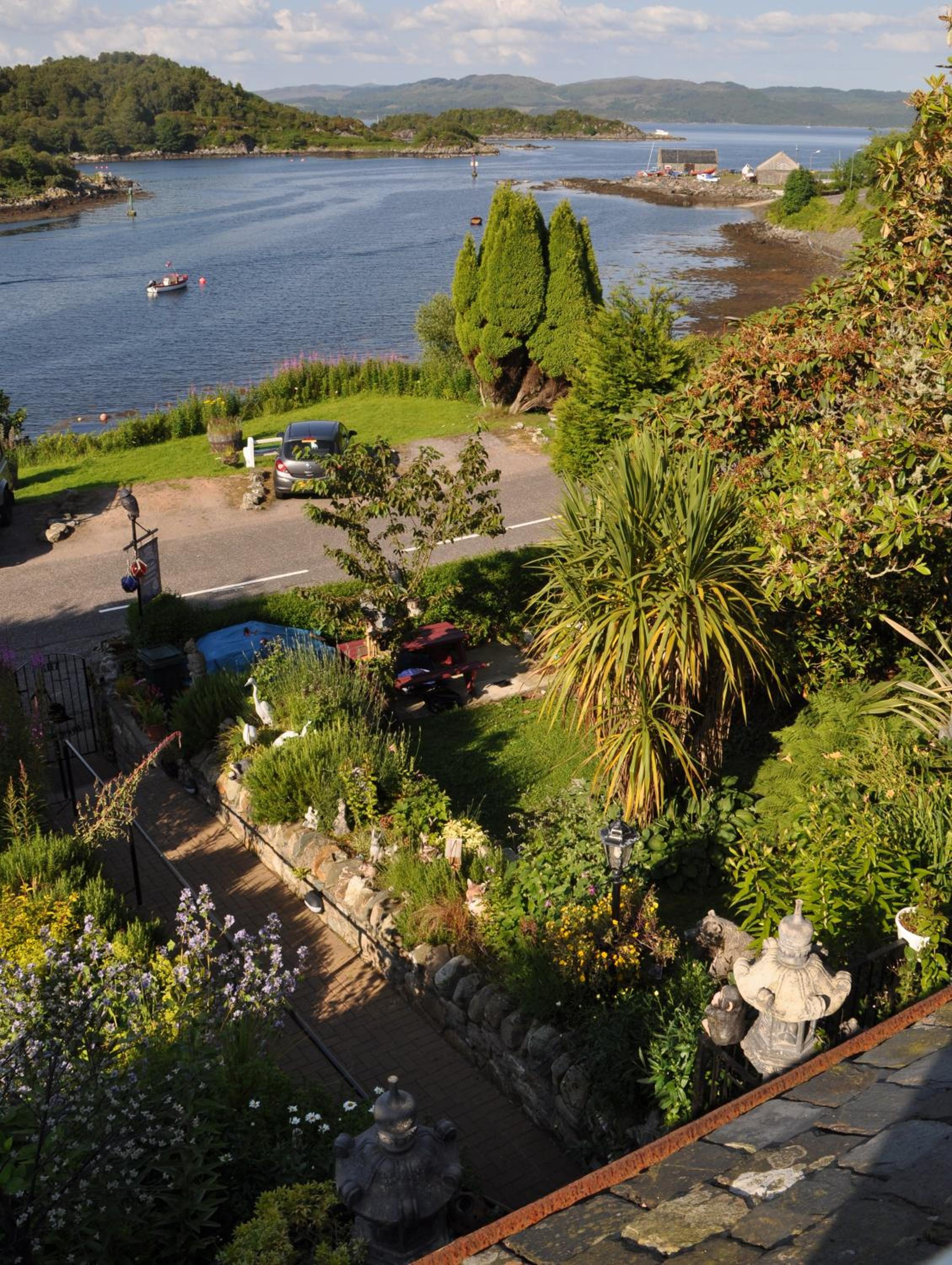 Deluxe Double Room with Sea View - Photo 4
