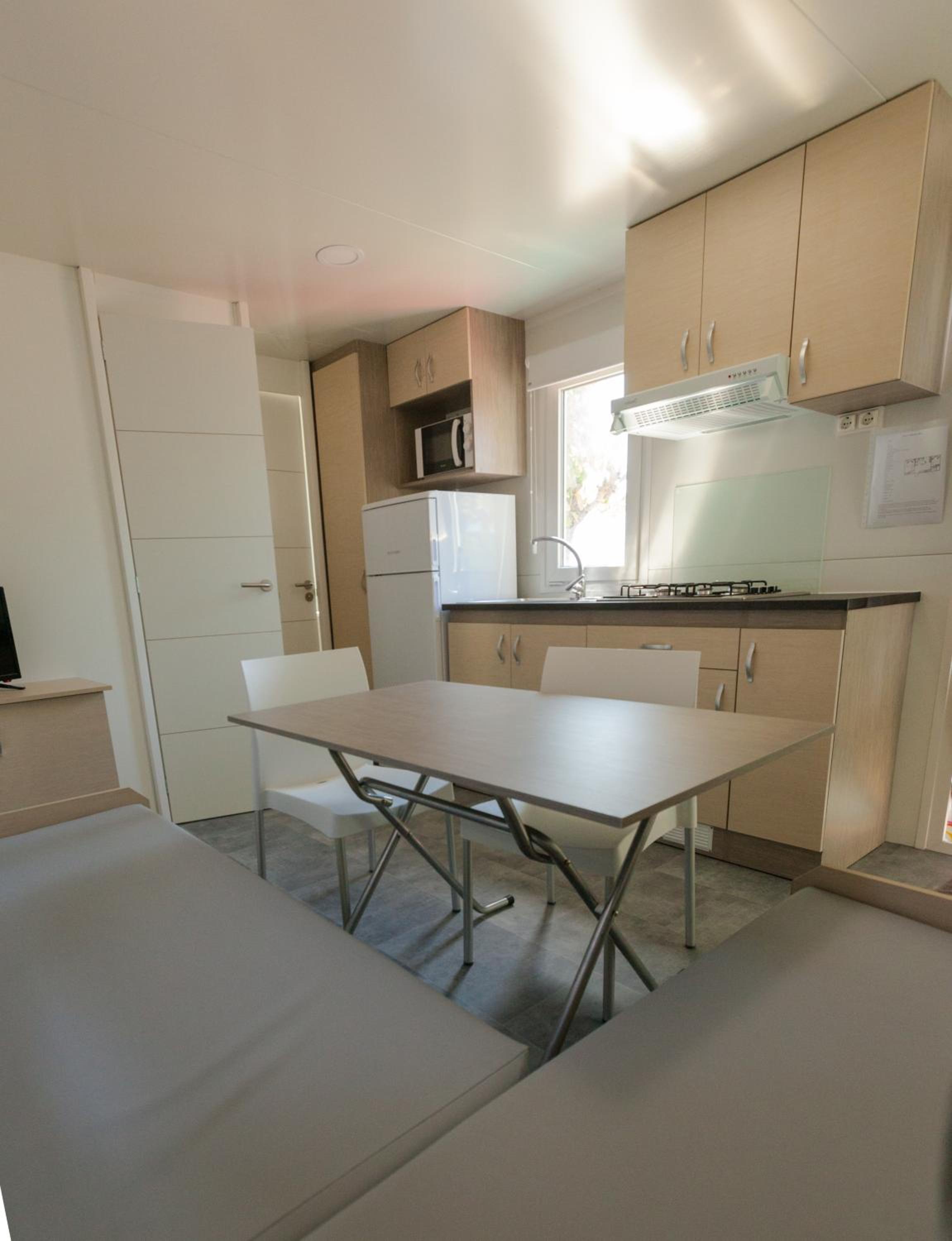 Mobile Home - Photo 8